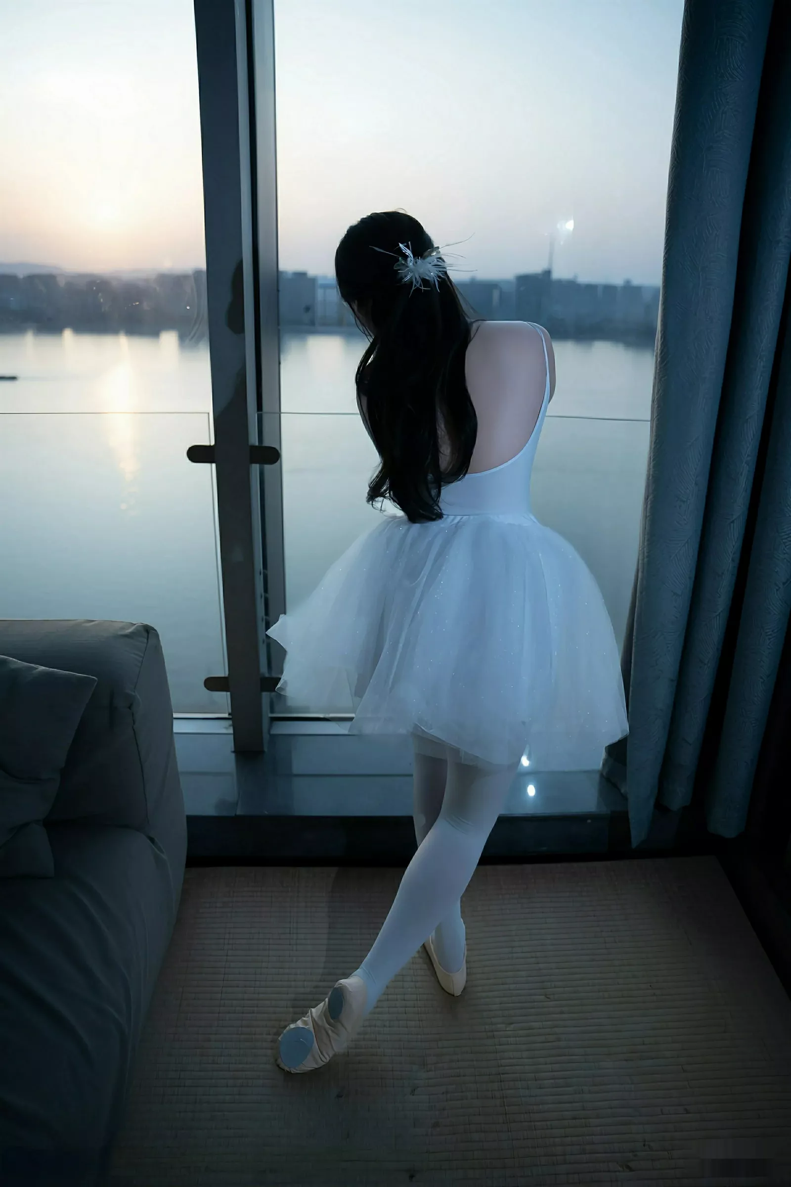 秀人集.com_[XiuRen秀人网]No.10575_模特软情性感白色芭蕾短裙配白色丝袜秀曼妙身姿完美诱惑写真78P