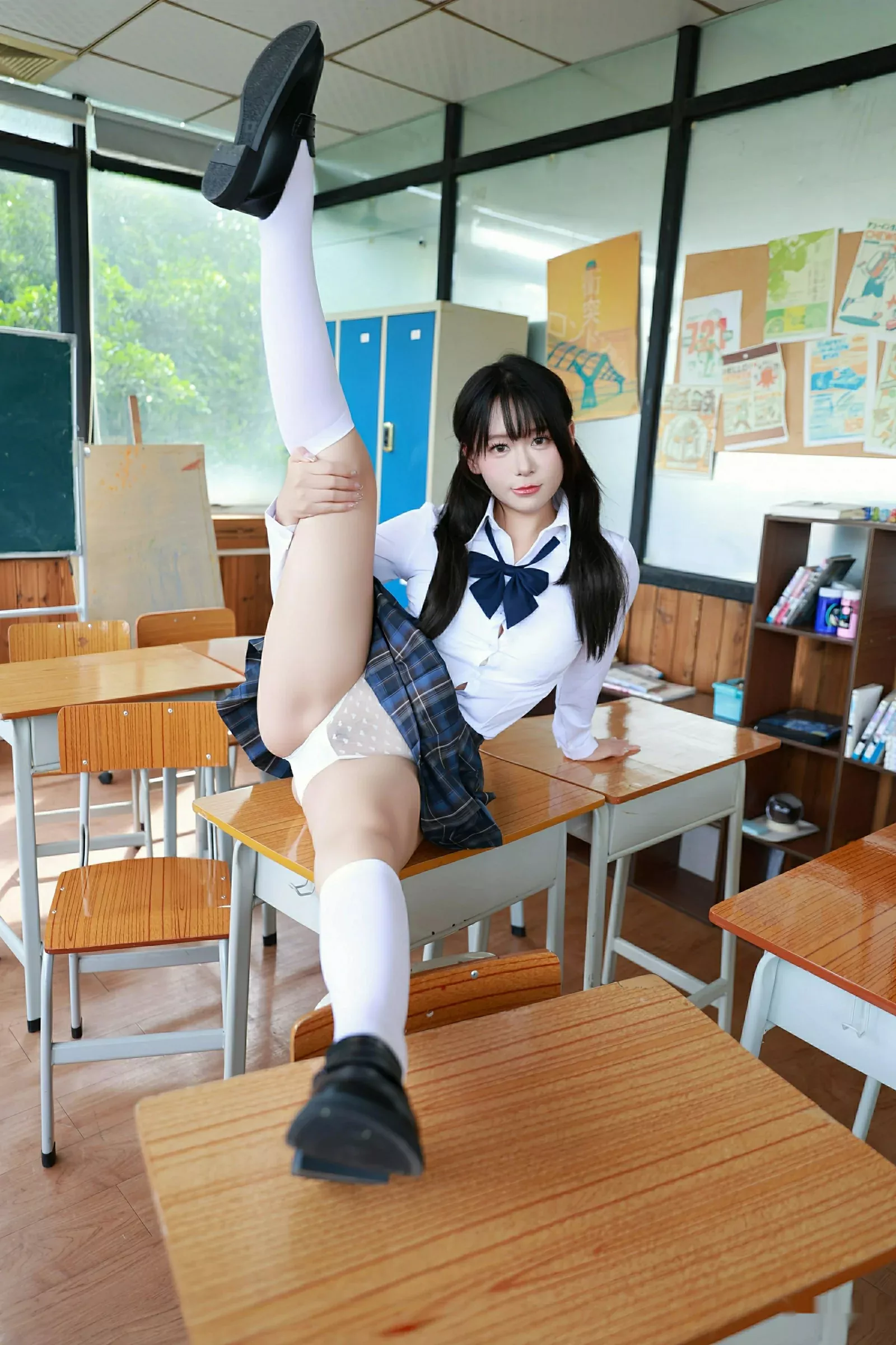 秀人集.com_[XiuRen秀人网]No.10602_新人模特水泽性感JK制服露肉色蕾丝内衣秀丰满身材迷人诱惑写真85P