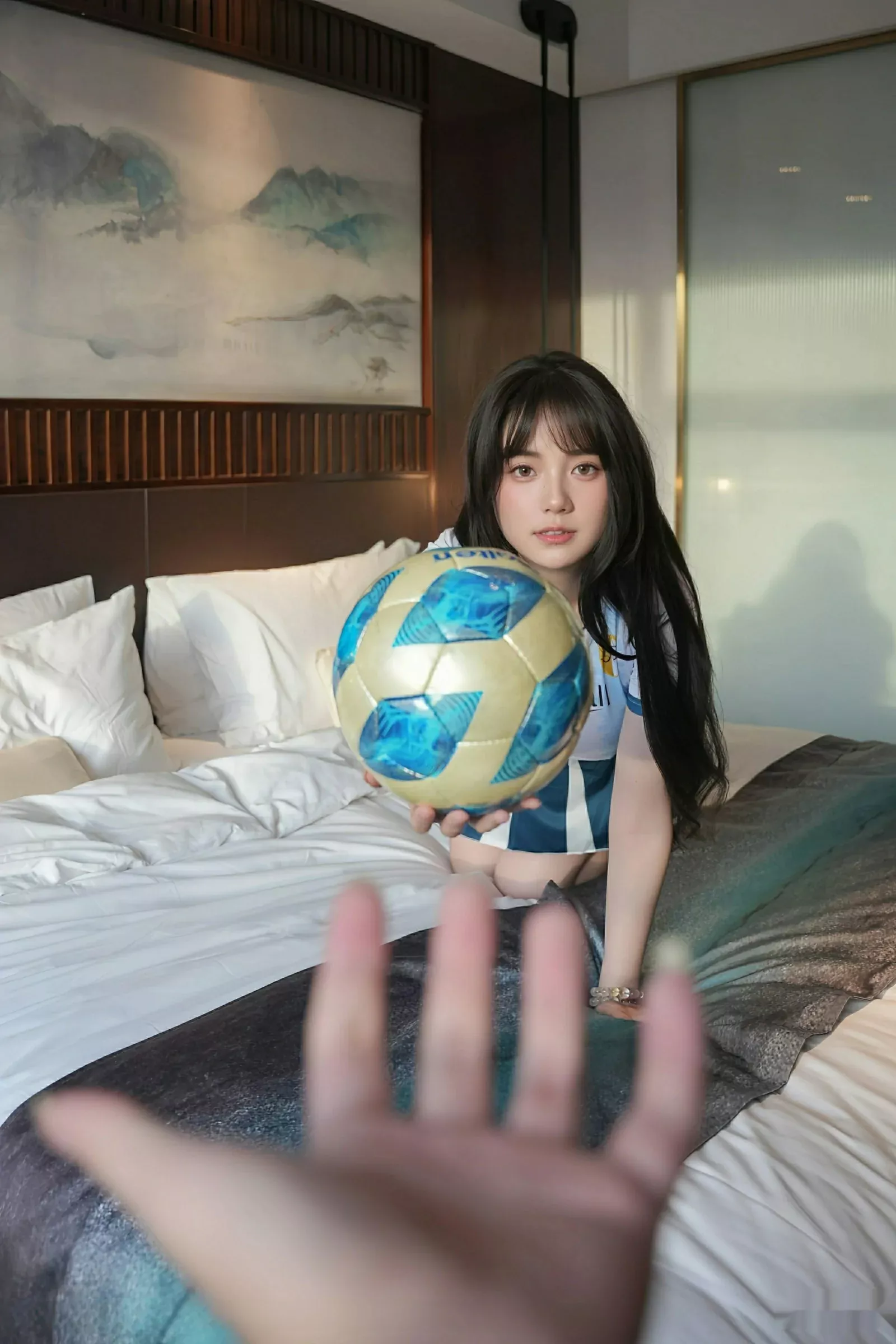 秀人集.com_[XiuRen秀人网]No.10606_模特软情性感半截足球队服配白色腿袜秀曼妙身姿撩人诱惑写真82P