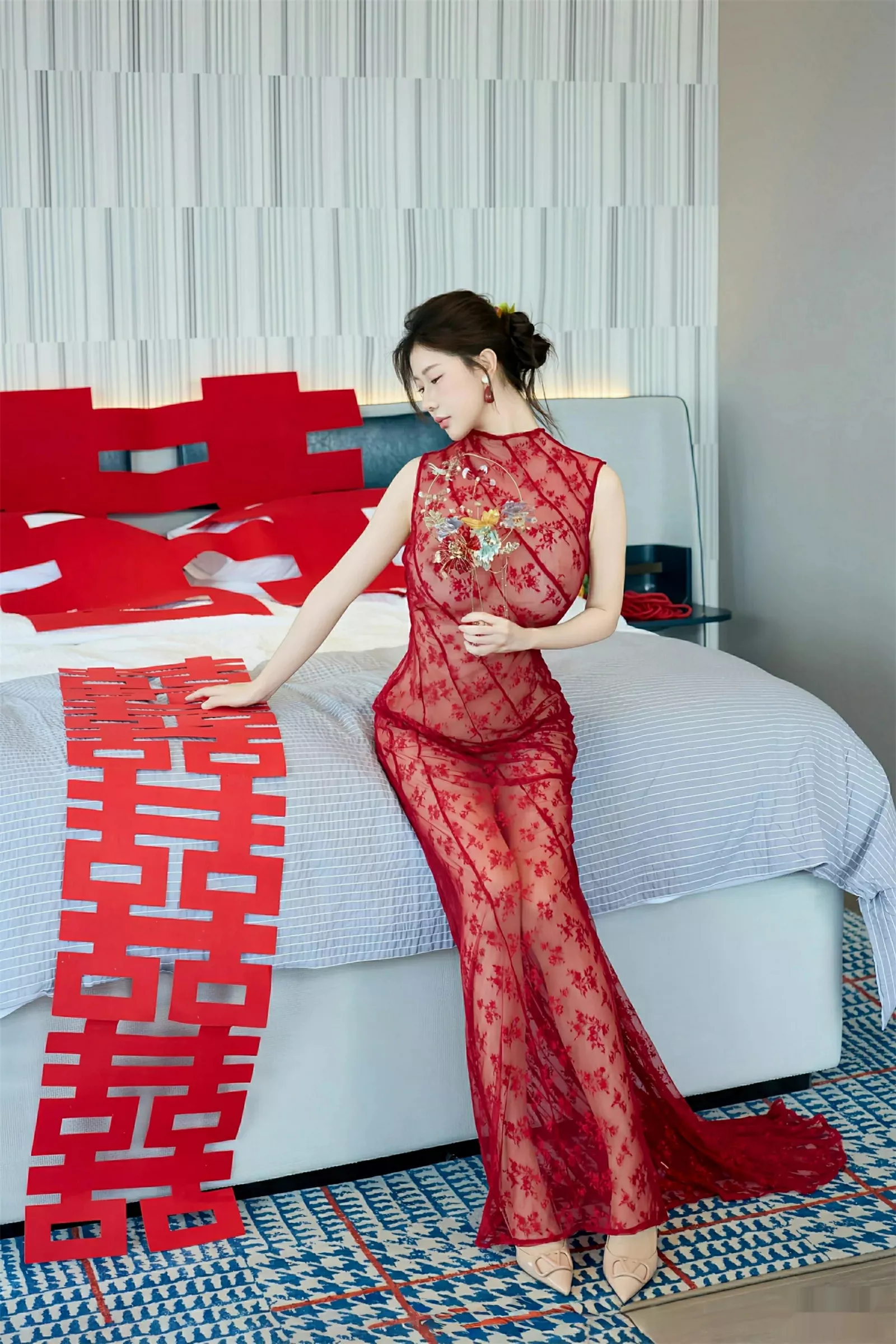 秀人集.com_[XiuRen秀人网]No.10578_模特尹甜甜性感红色新娘晨袍配肉色丝袜秀完美身材迷人诱惑写真69P