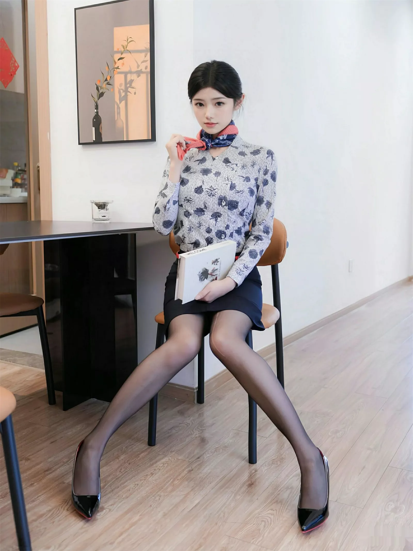 秀人集.com_[XiuRen秀人网]No.10579_模特琉璃ww性感空姐制服配超薄无内黑丝秀凹凸身材撩人诱惑写真79P