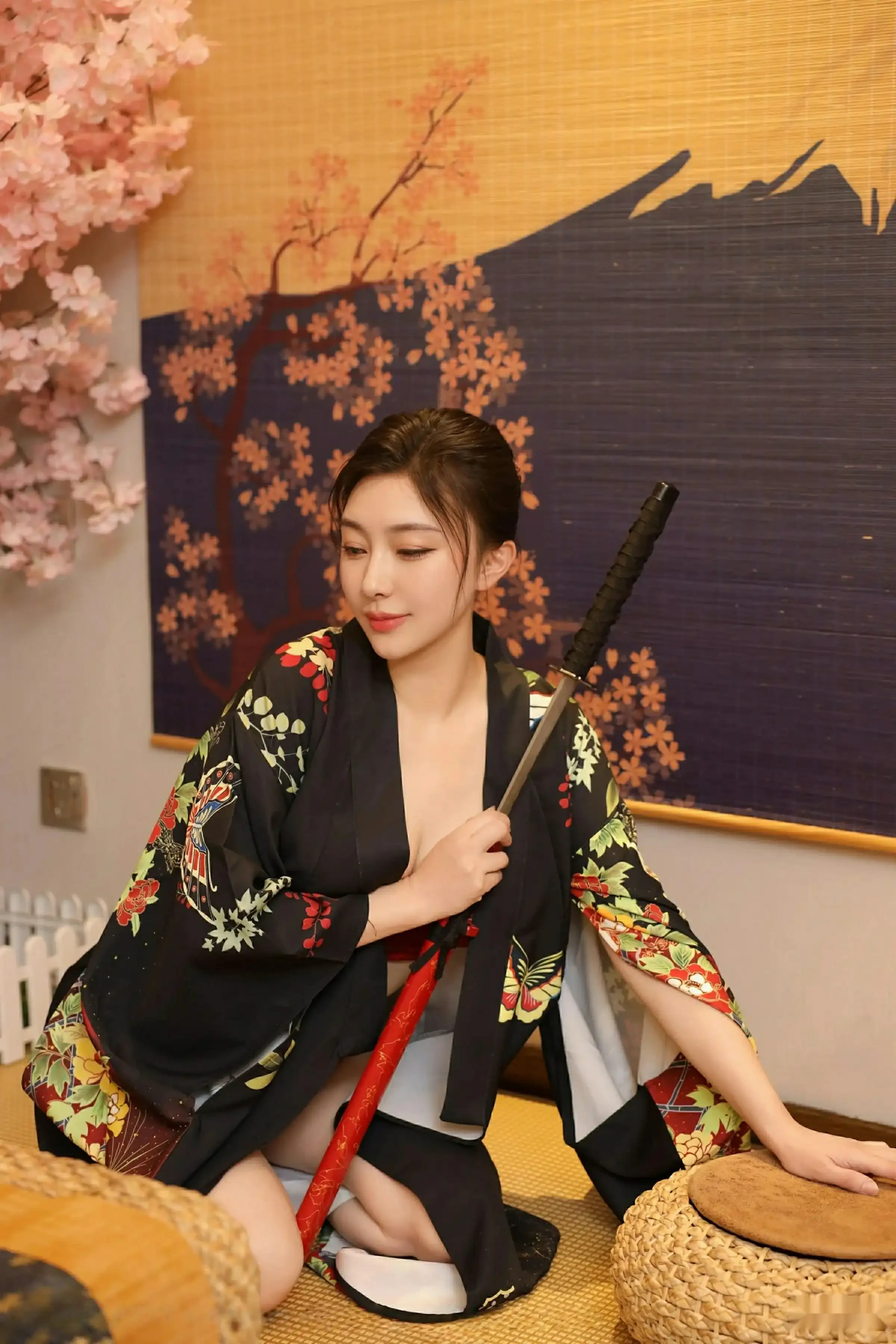 秀人集.com_[XiuRen秀人网]No.10627_模特苏一诺性感日系黑色服饰露红色内衣秀曼妙身材迷人诱惑写真80P