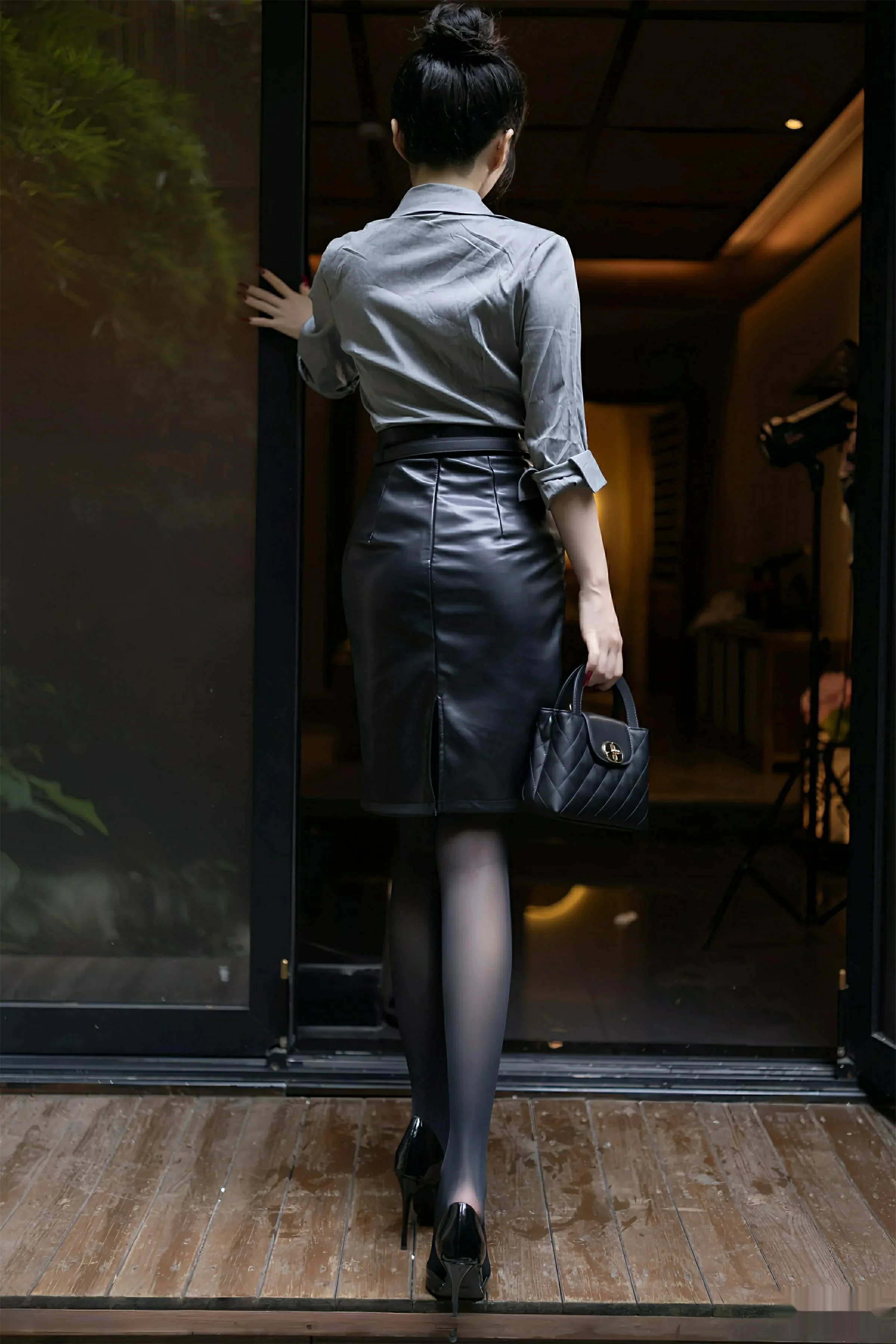 秀人集.com_[XiuRen秀人网]No.10635_模特鱼子酱Fish性感灰色衬衫露黑色内衣秀曼妙身姿完美诱惑写真79P