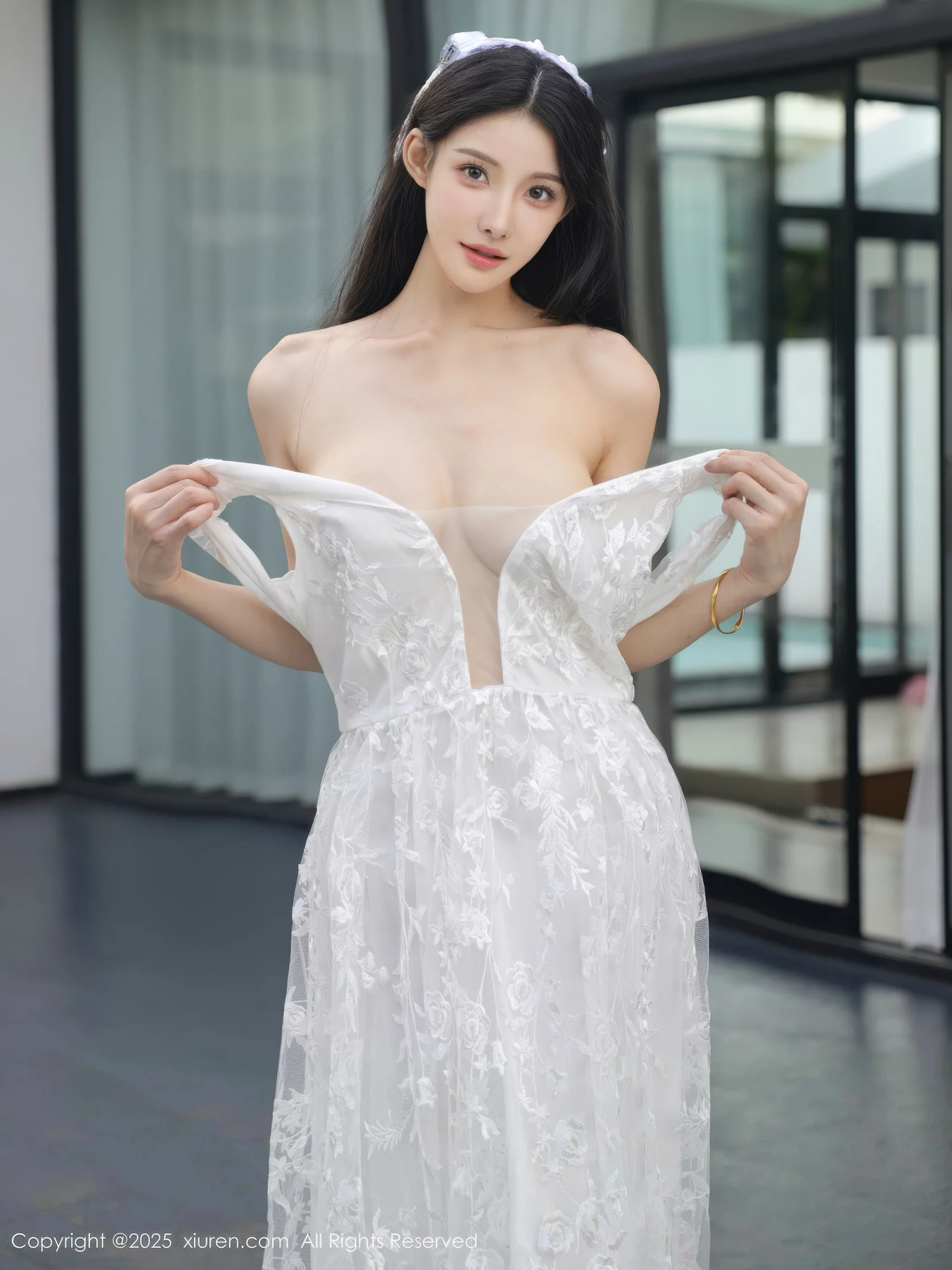 秀人集.com_[XiuRen秀人网]No.10661_模特梨霜儿性感低胸白色婚纱配白色丝袜秀丰腴身材完美诱惑写真82P