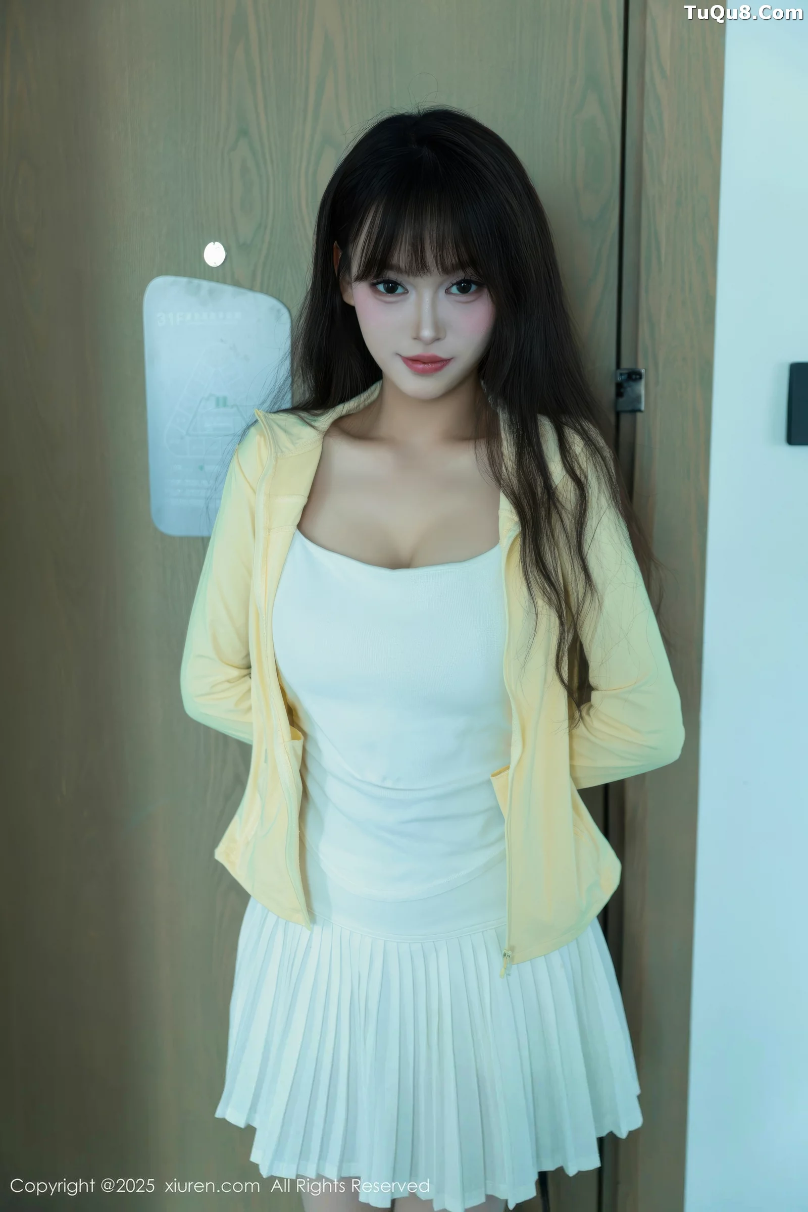 秀人集.com_[XiuRen秀人网]No.10702_模特糯咪性感白色低胸连衣短裙配白色丝袜秀完美身材诱惑写真82P