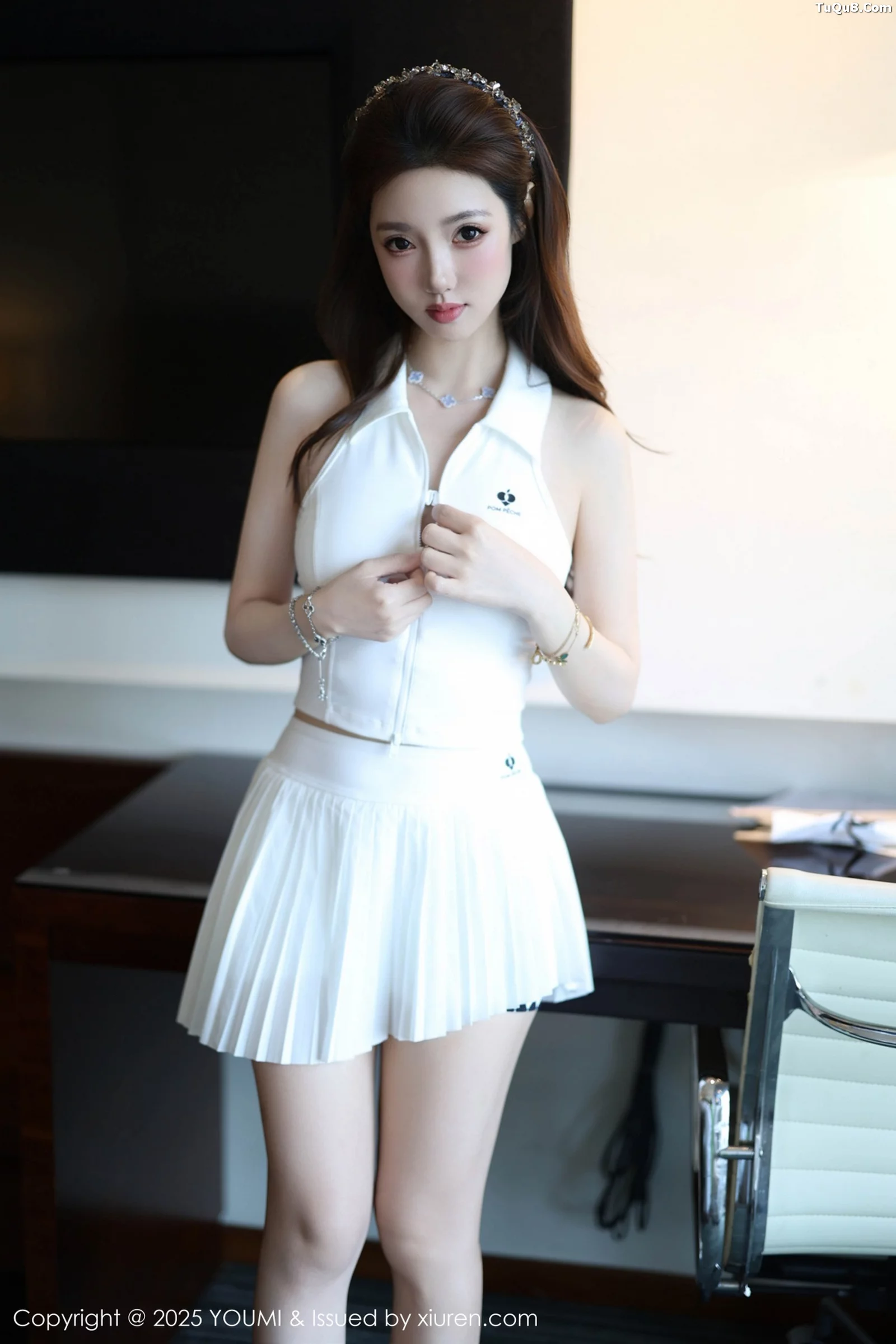 秀人集.com_[YouMi尤蜜荟]Vol.1165_模特桃桃·夭夭twins性感姐妹花白色分体短裙秀完美身材诱惑写真70P