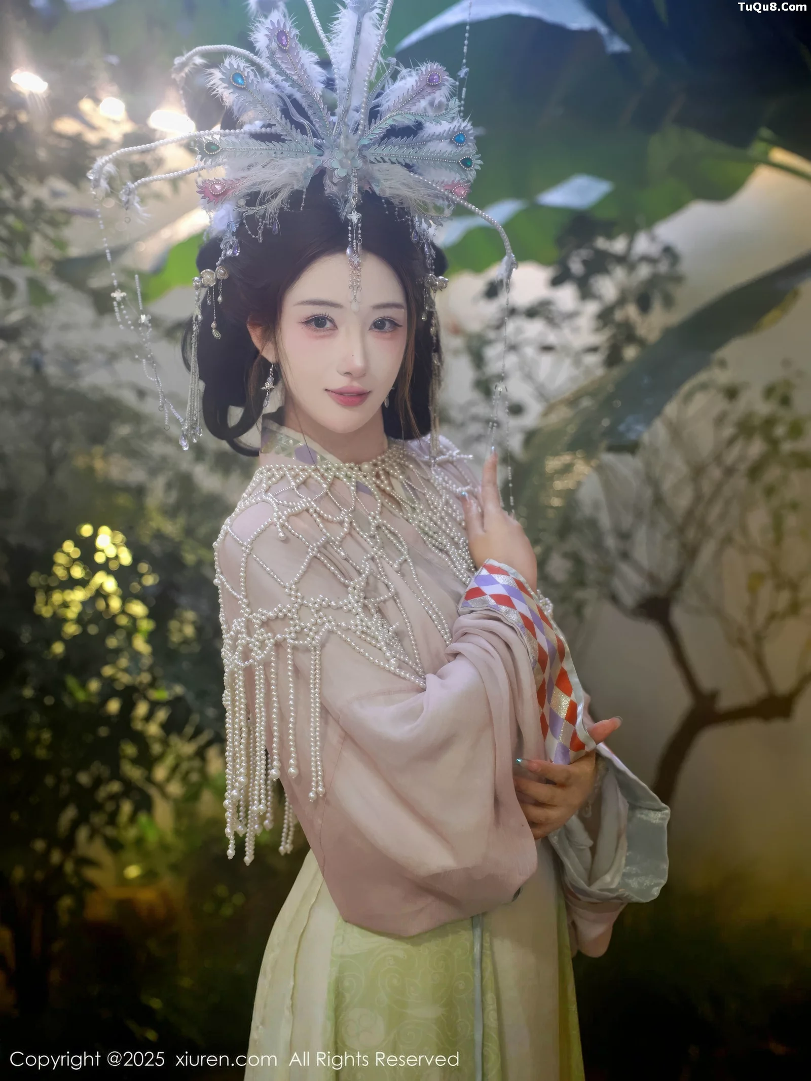 秀人集.com_[XiuRen秀人网]No.10736_模特金允希Yuki性感浅色古装薄纱服饰秀丰腴身材迷人诱惑写真80P