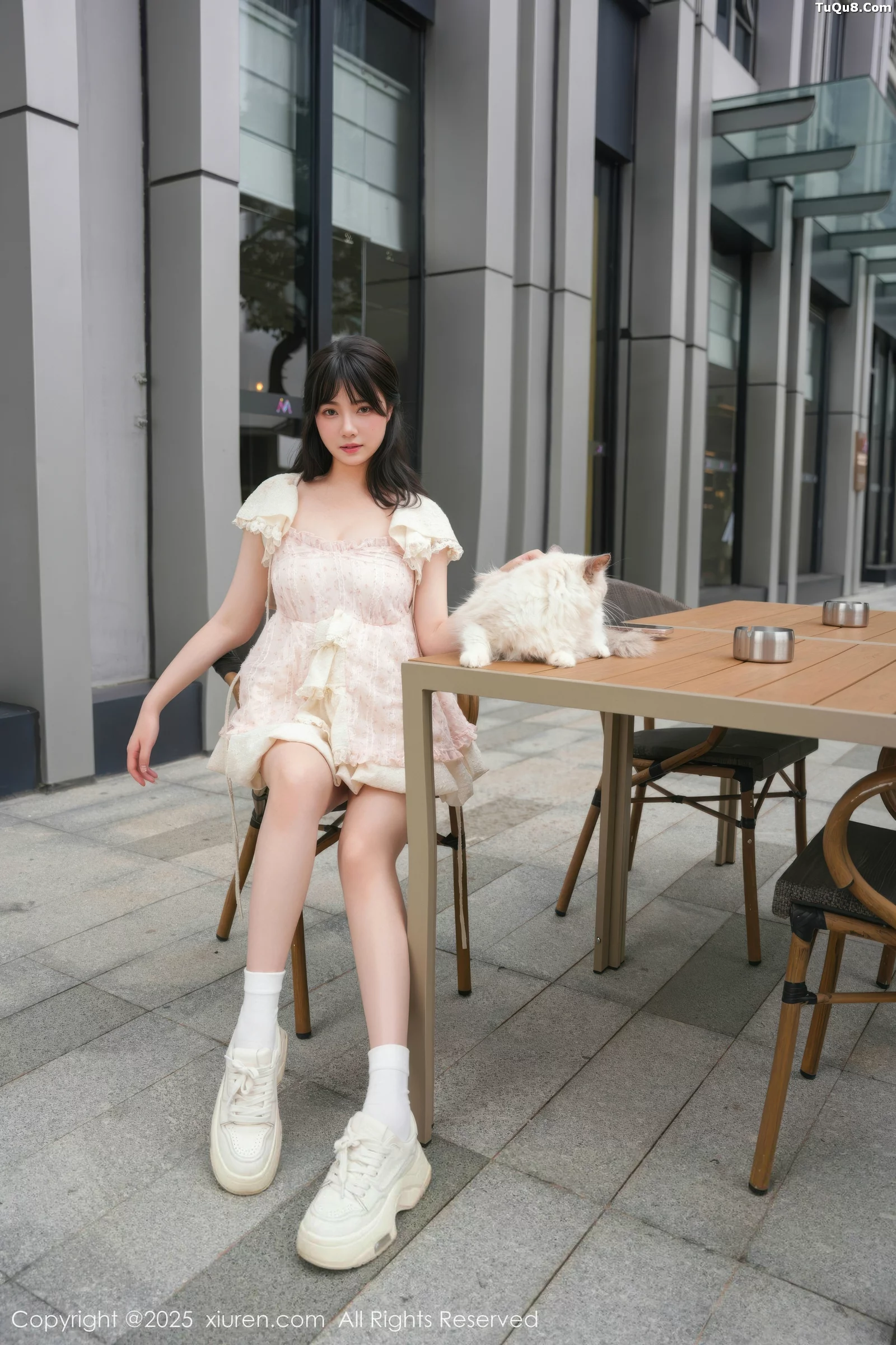 秀人集.com_[XiuRen秀人网]No.10734_模特软情性感浅色连衣短裙配白色腿袜秀翘臀模特撩人诱惑写真75P