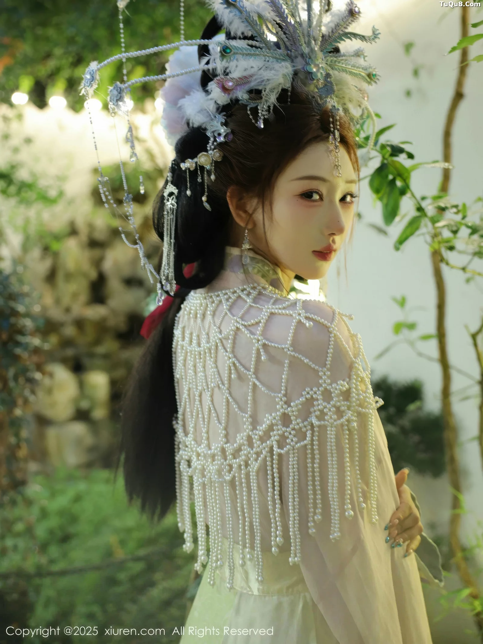 秀人集.com_[XiuRen秀人网]No.10736_模特金允希Yuki性感浅色古装薄纱服饰秀丰腴身材迷人诱惑写真80P