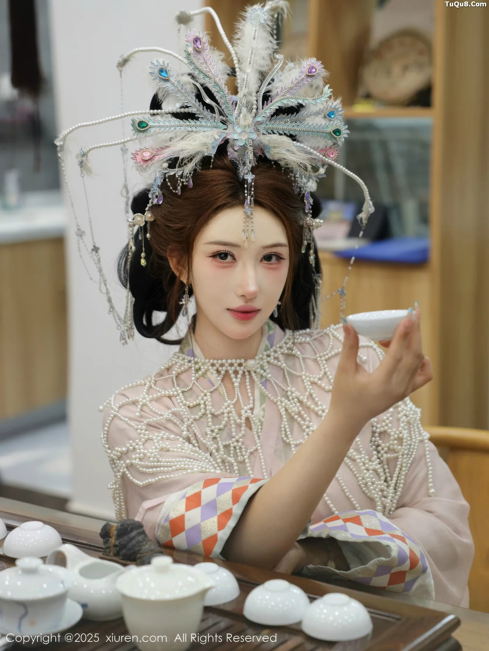 秀人集.com_[XiuRen秀人网]No.10736_模特金允希Yuki性感浅色古装薄纱服饰秀丰腴身材迷人诱惑写真80P