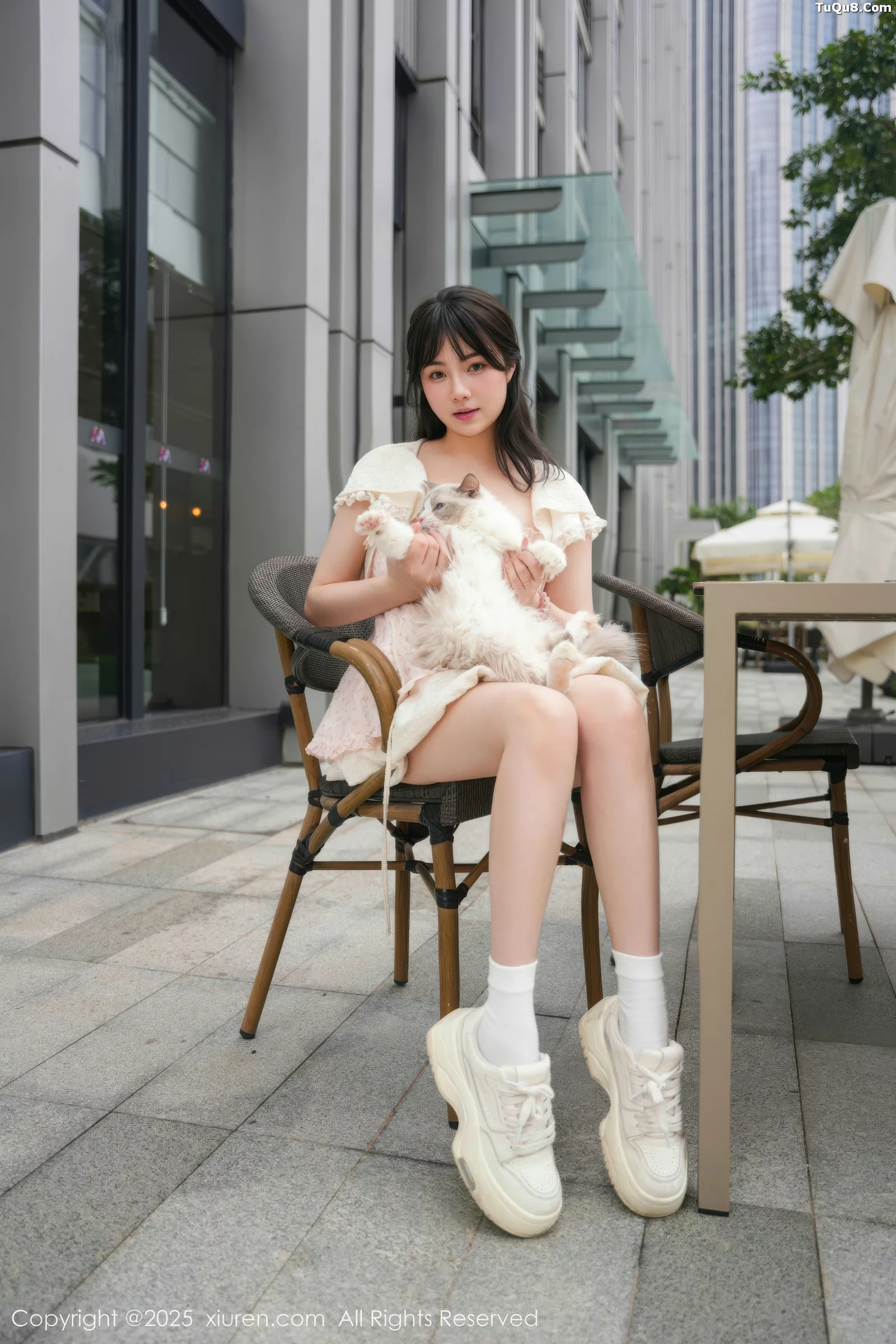 秀人集.com_[XiuRen秀人网]No.10734_模特软情性感浅色连衣短裙配白色腿袜秀翘臀模特撩人诱惑写真75P