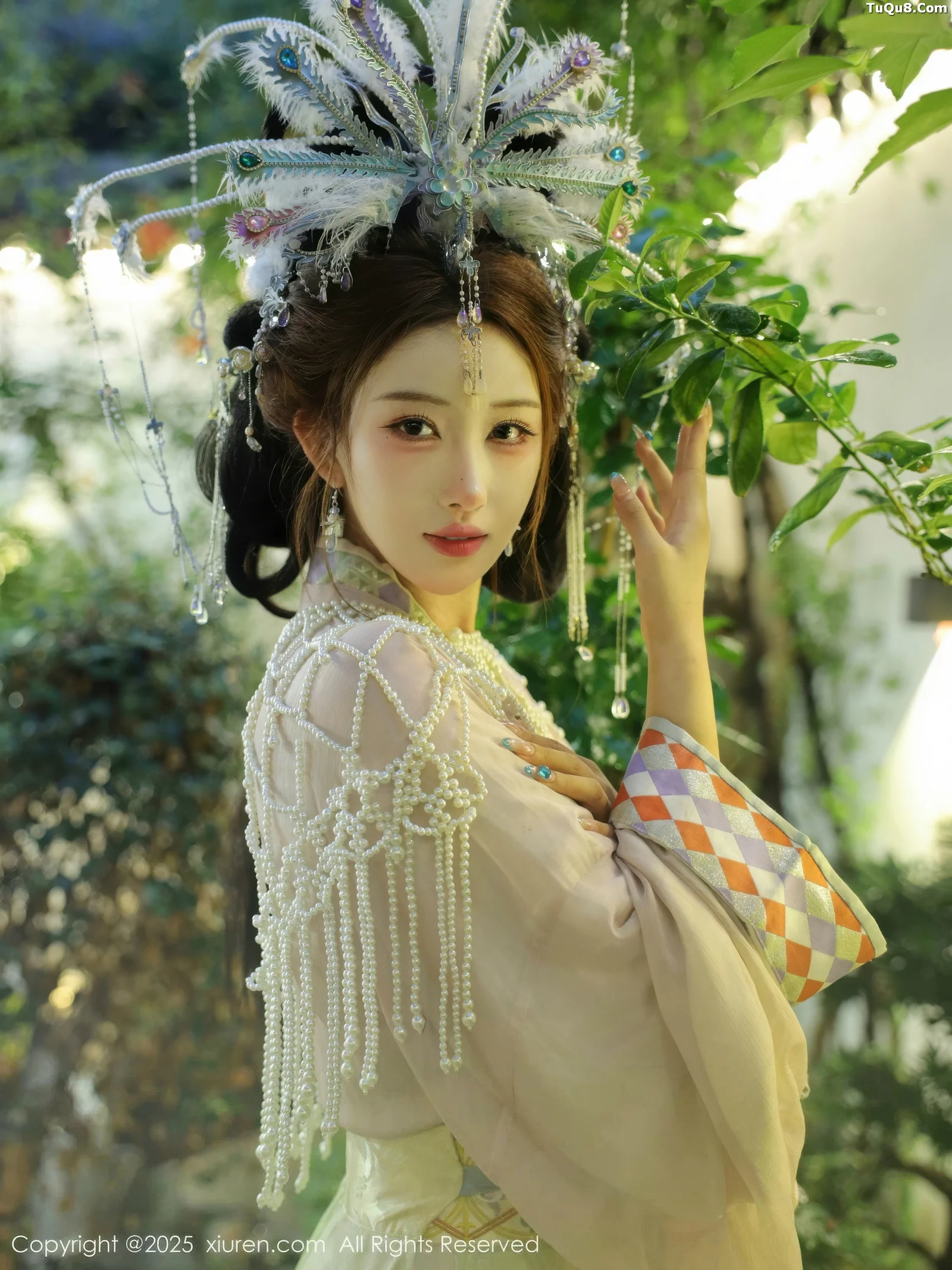 秀人集.com_[XiuRen秀人网]No.10736_模特金允希Yuki性感浅色古装薄纱服饰秀丰腴身材迷人诱惑写真80P