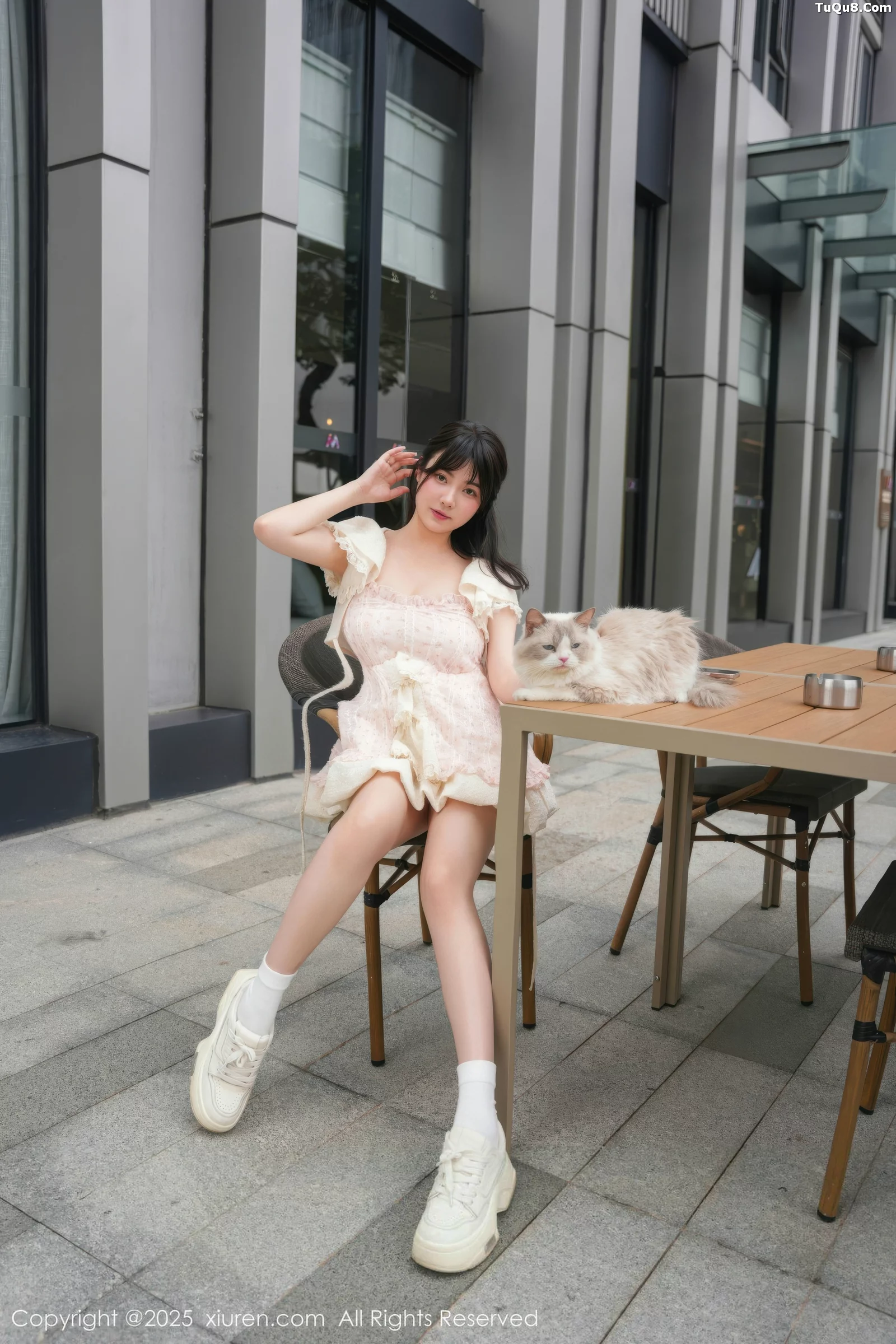 秀人集.com_[XiuRen秀人网]No.10734_模特软情性感浅色连衣短裙配白色腿袜秀翘臀模特撩人诱惑写真75P