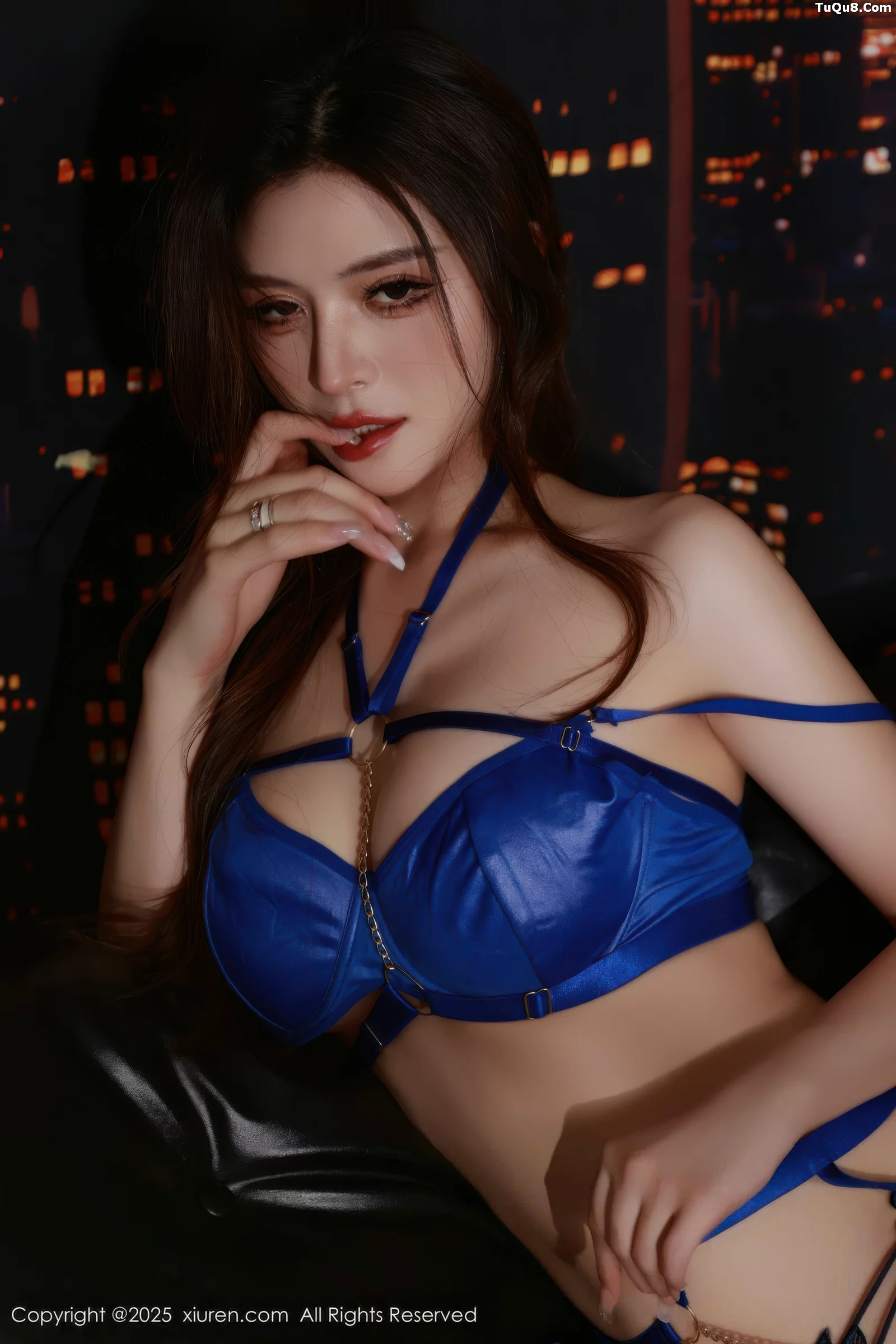 秀人集.com_[XiuRen秀人网]No.10740_模特阿依莎性感蓝色连衣裙露蓝色内衣配黑丝袜秀曼妙身材诱惑写真71P