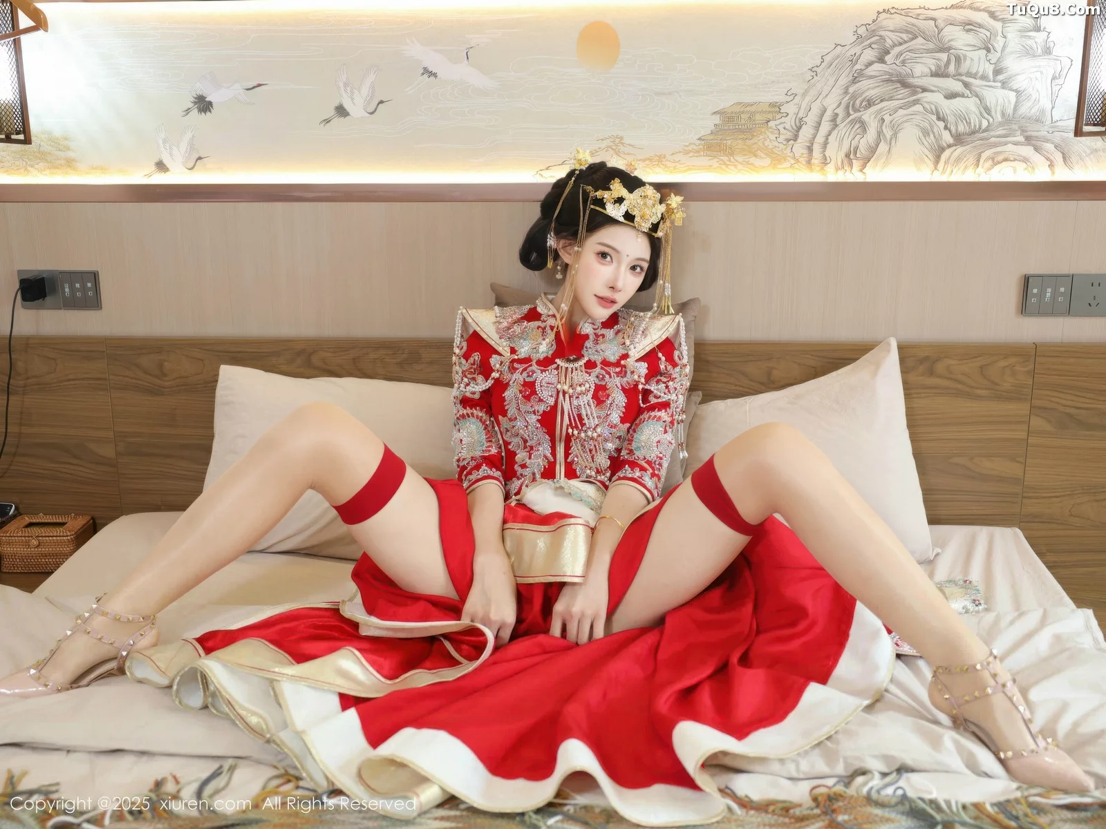 秀人集.com_[XiuRen秀人网]No.10742_模特梨霜儿性感红色新娘服饰配肉色丝袜秀丰腴身材迷人诱惑写真84P