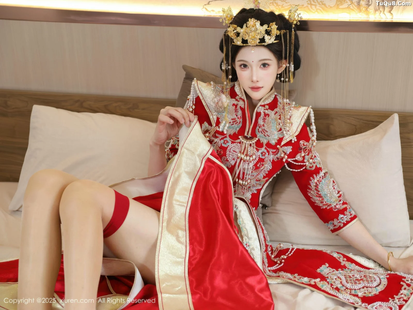 秀人集.com_[XiuRen秀人网]No.10742_模特梨霜儿性感红色新娘服饰配肉色丝袜秀丰腴身材迷人诱惑写真84P