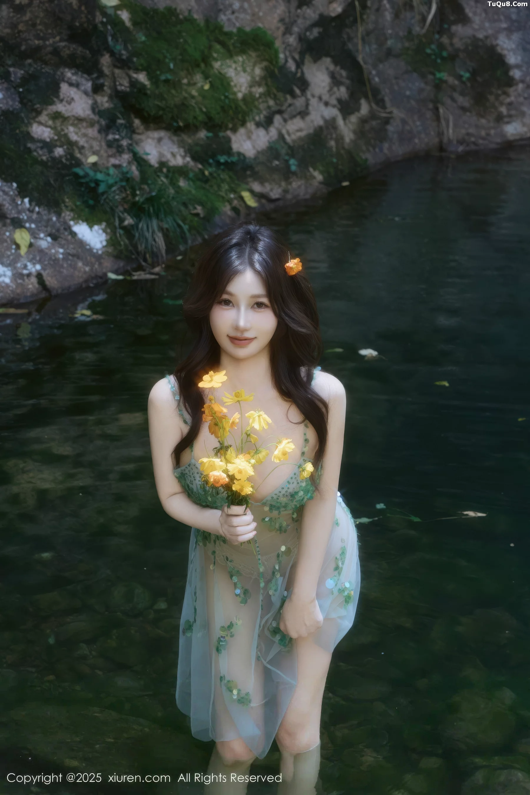 秀人集.com_[XiuRen秀人网]No.10756_模特尹甜甜户外小溪性感薄纱亮片裙湿身秀丰腴身材惹火诱惑写真60P