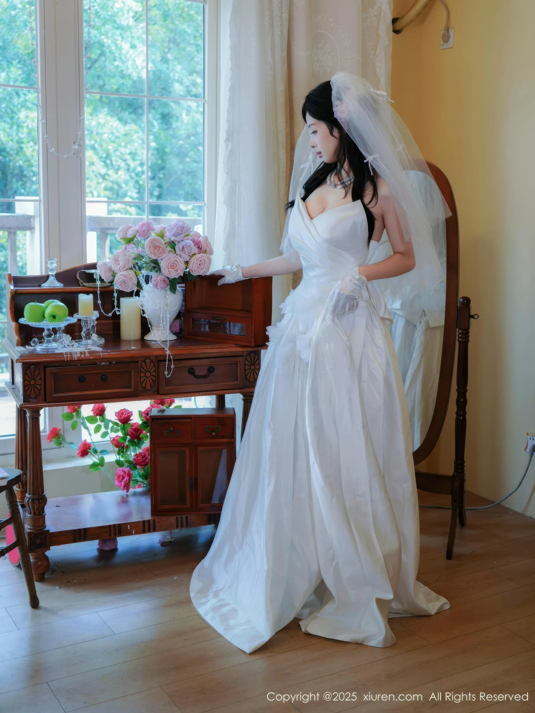 秀人集.com_[XiuRen秀人网]No.10769_新人模特朱朱molly性感白色婚纱配白色丝袜秀凹凸身材诱惑写真54P