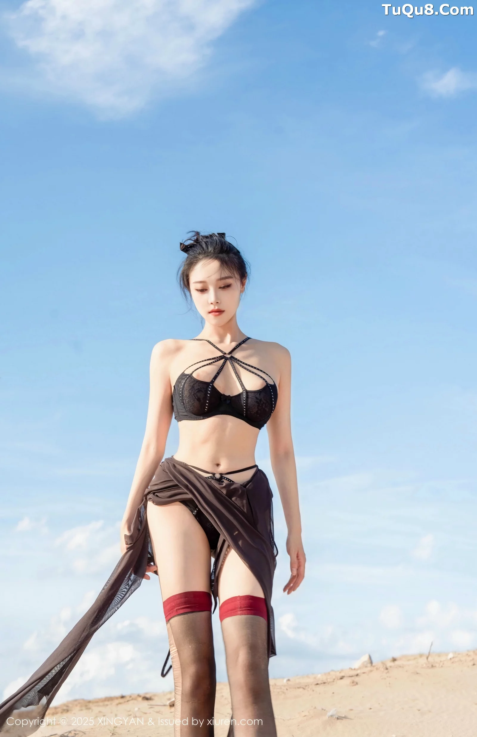 秀人集.com_[XINGYAN星颜社]VOL.387_模特清妙沙漠外拍性感黑色情趣内衣配破烂黑丝秀美腿诱惑写真78P