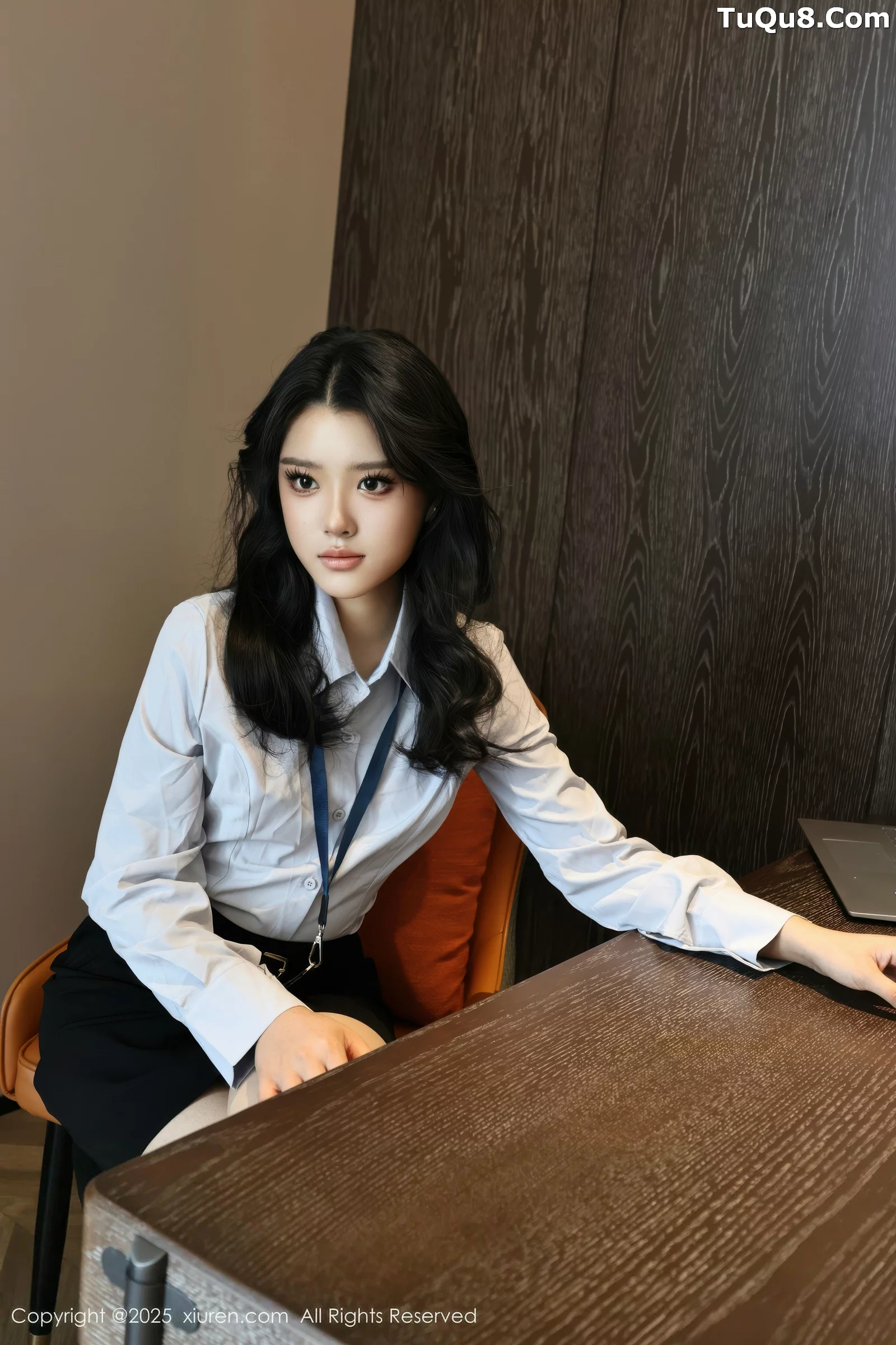 秀人集.com_[XiuRen秀人网]No.10674_模特糯梨子性感蓝色衬衫配黑短裙露超薄肉丝秀曼妙身姿诱惑写真60P