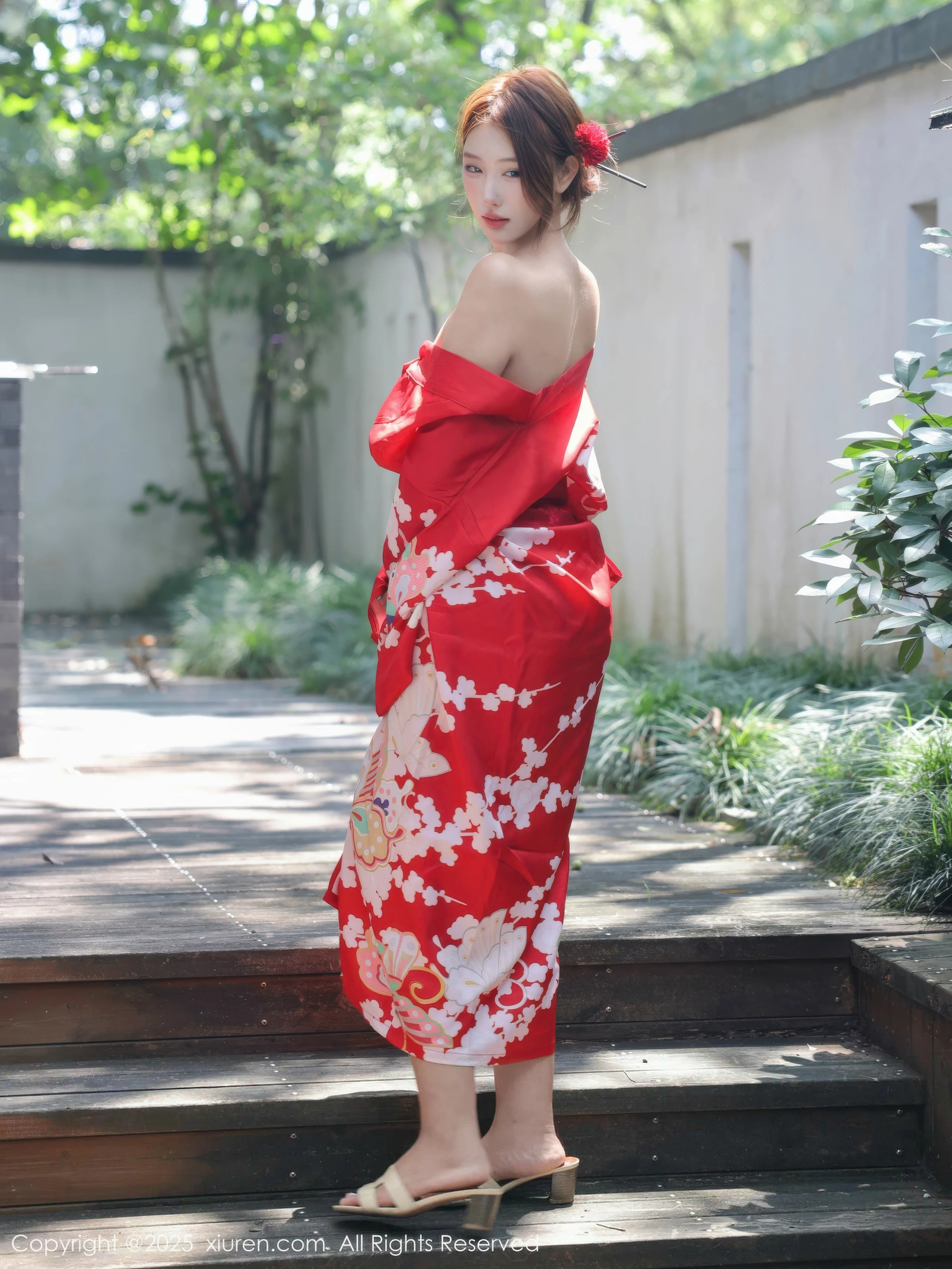 秀人集.com_[XiuRen秀人网]No.10683_模特金允希Yuki户外性感红色和服半脱秀完美身材惹火诱惑写真80P