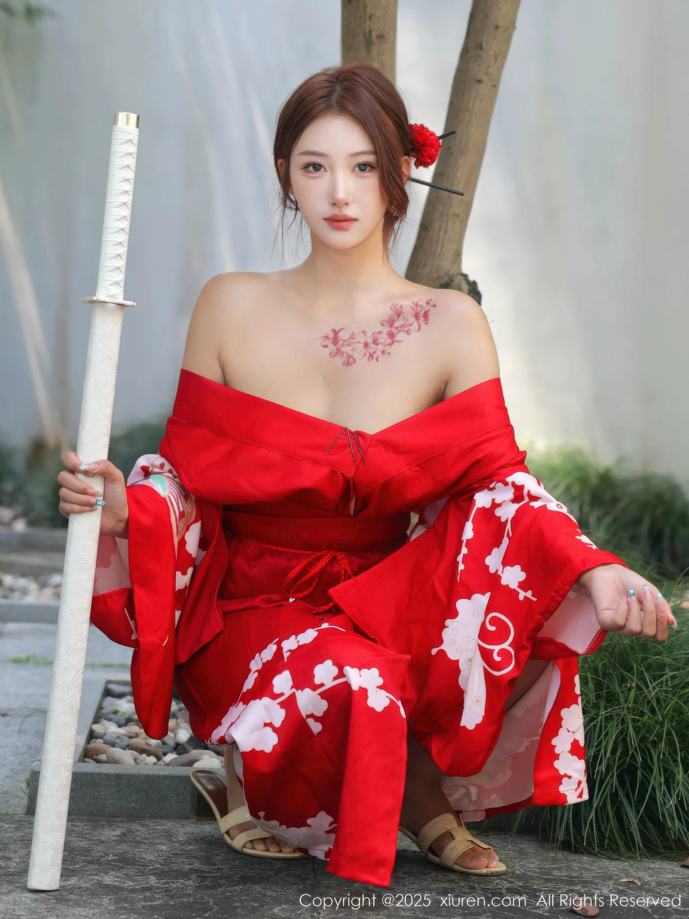 秀人集.com_[XiuRen秀人网]No.10683_模特金允希Yuki户外性感红色和服半脱秀完美身材惹火诱惑写真80P