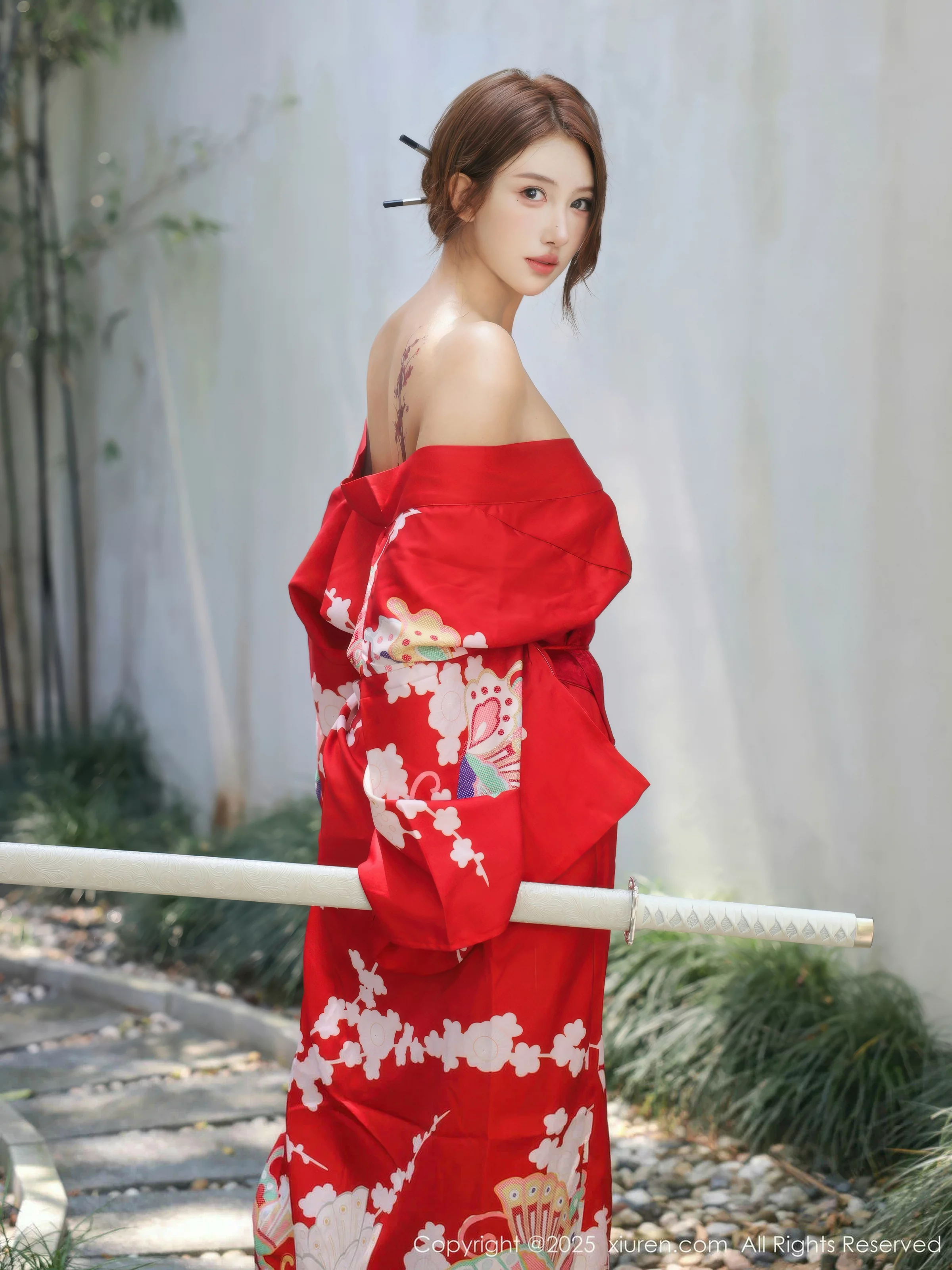 秀人集.com_[XiuRen秀人网]No.10683_模特金允希Yuki户外性感红色和服半脱秀完美身材惹火诱惑写真80P