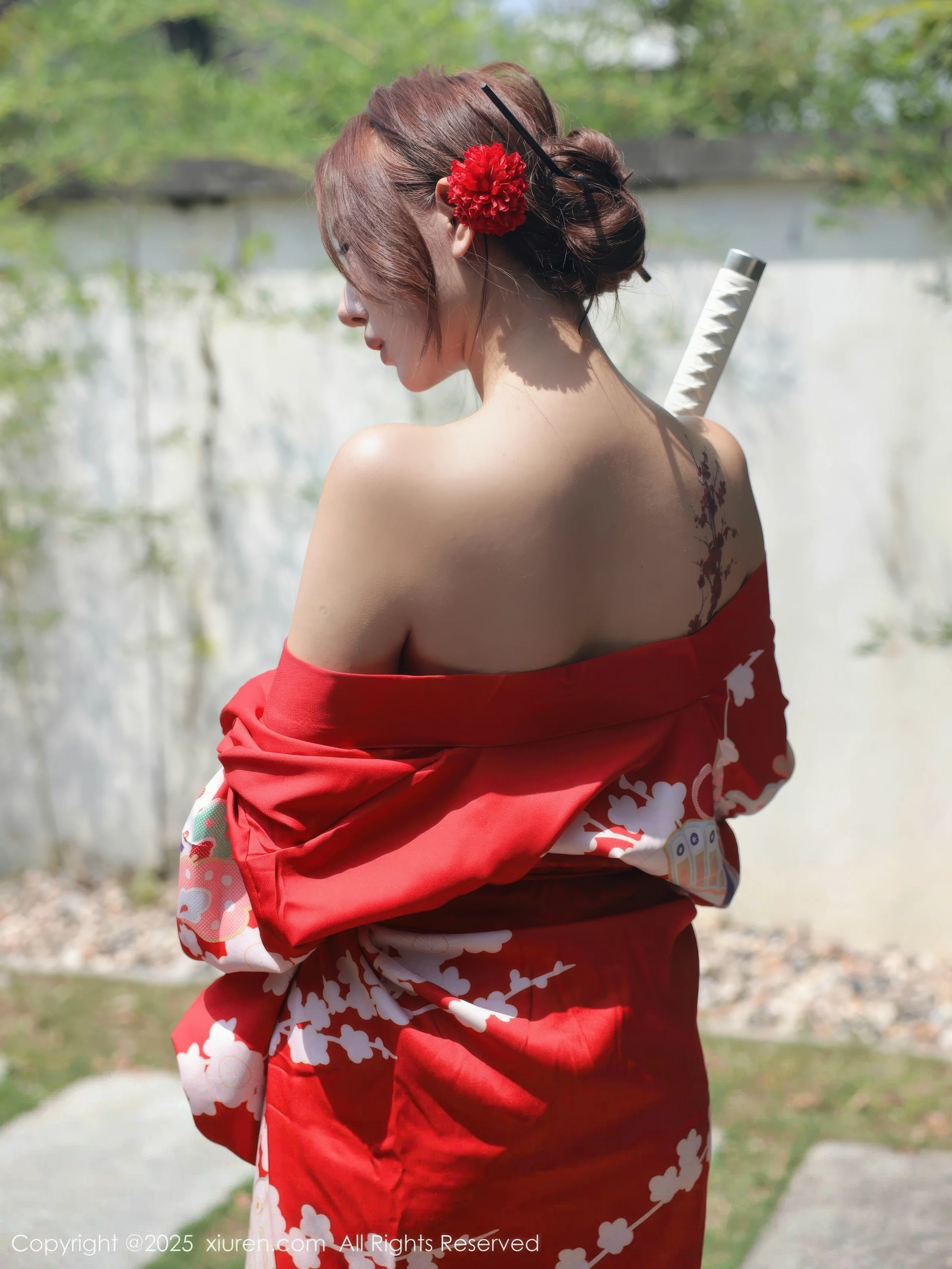 秀人集.com_[XiuRen秀人网]No.10683_模特金允希Yuki户外性感红色和服半脱秀完美身材惹火诱惑写真80P