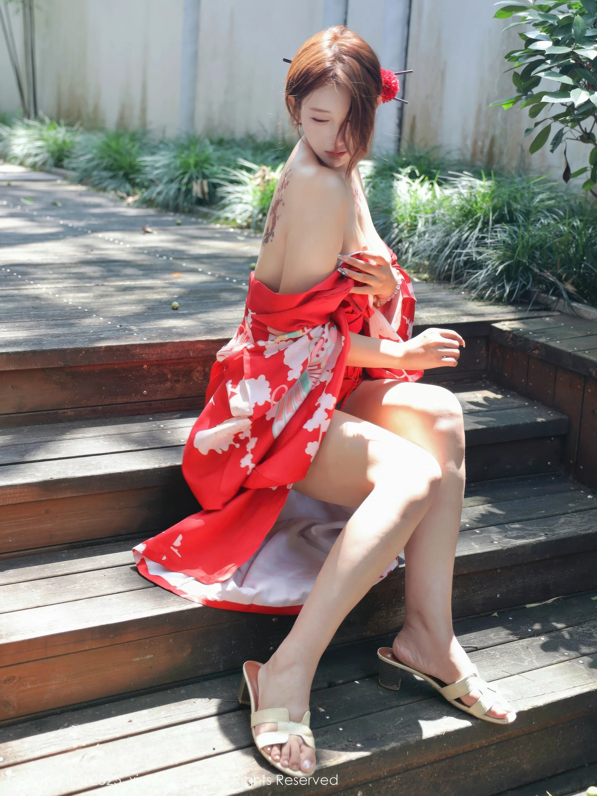 秀人集.com_[XiuRen秀人网]No.10683_模特金允希Yuki户外性感红色和服半脱秀完美身材惹火诱惑写真80P