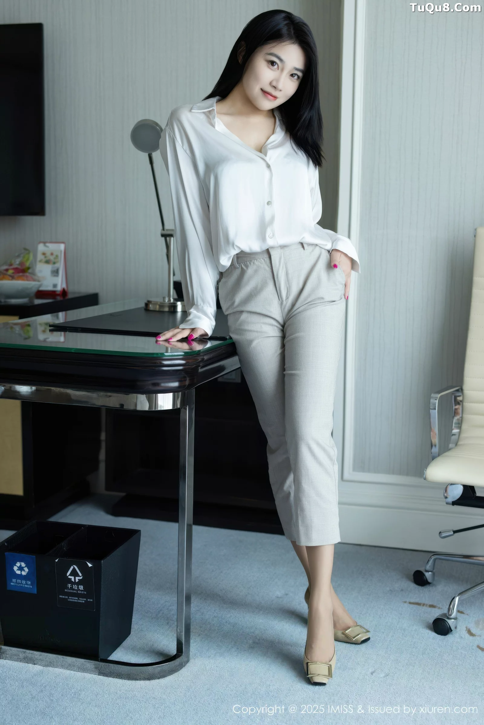 秀人集.com_[IMISS爱蜜社]Vol.800_女神许诺Sabrina性感白色OL服饰配超薄肉丝秀完美身材诱惑写真86P