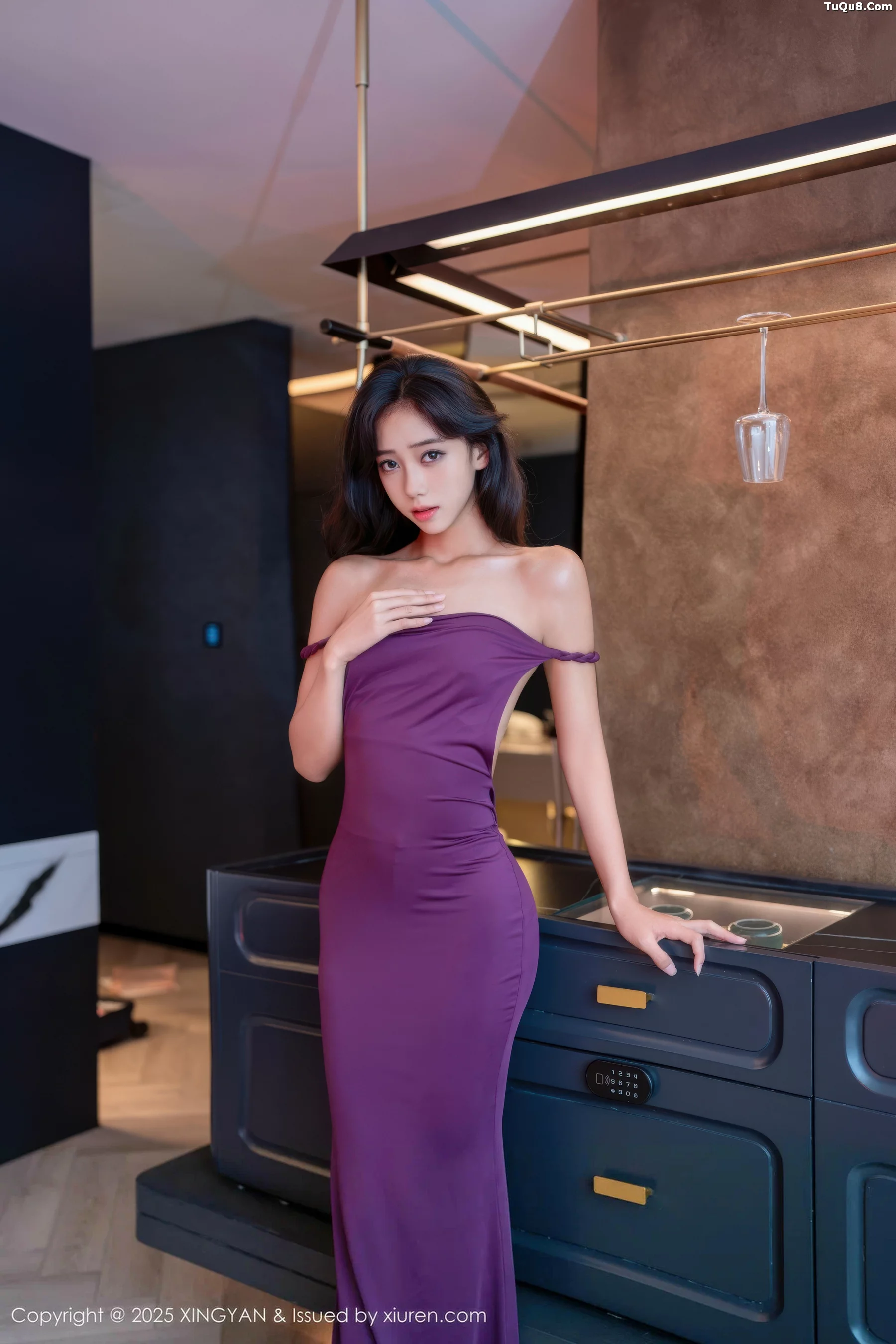 秀人集.com_[XINGYAN星颜社]VOL.407_模特时安安性感紫色连衣长裙配超薄黑丝秀柔美身段诱惑写真76P