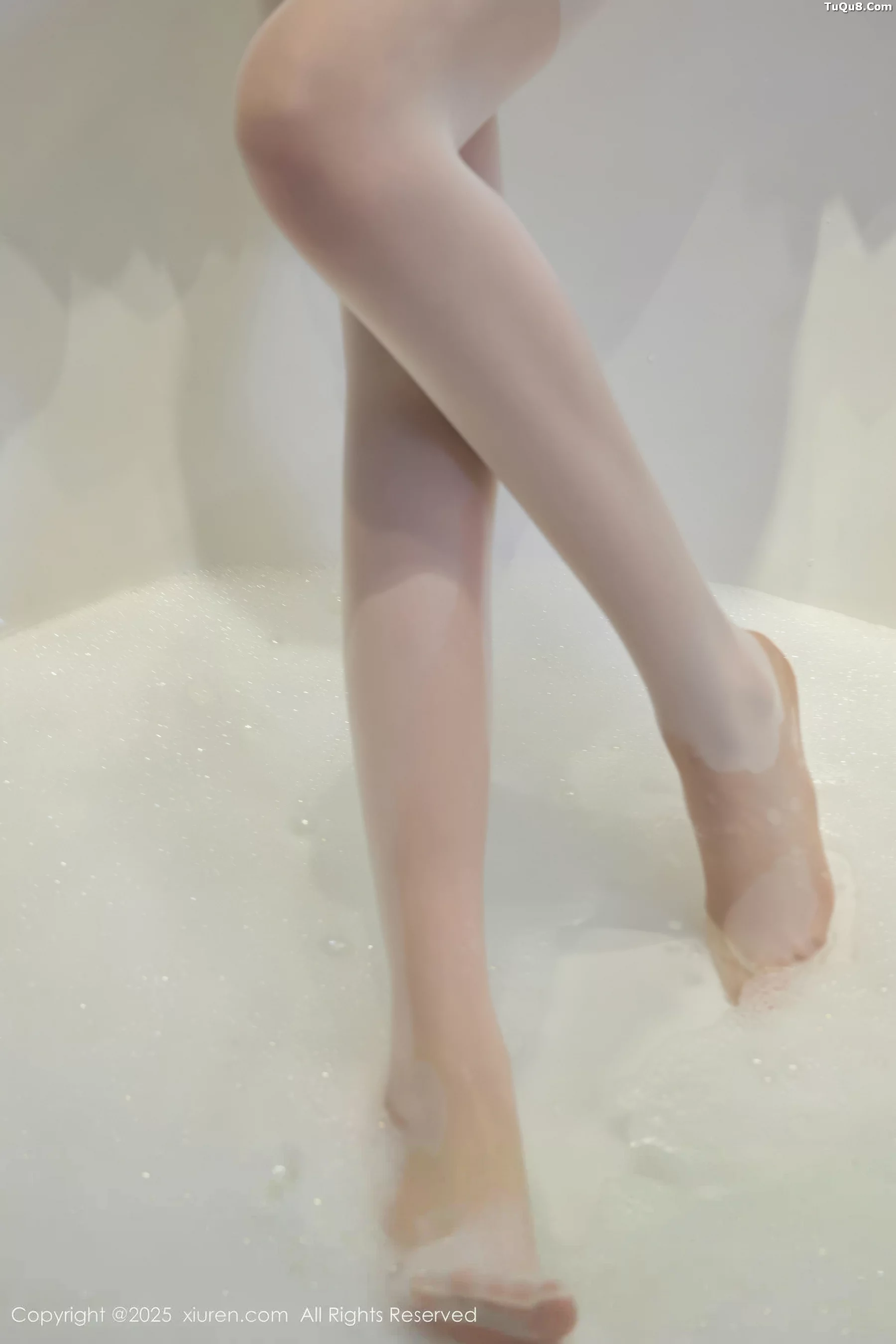 秀人集.com_[XiuRen秀人网]No.10827_模特玥儿玥er性感萝莉女仆装配白丝吊袜秀完美身材迷人诱惑写真64P