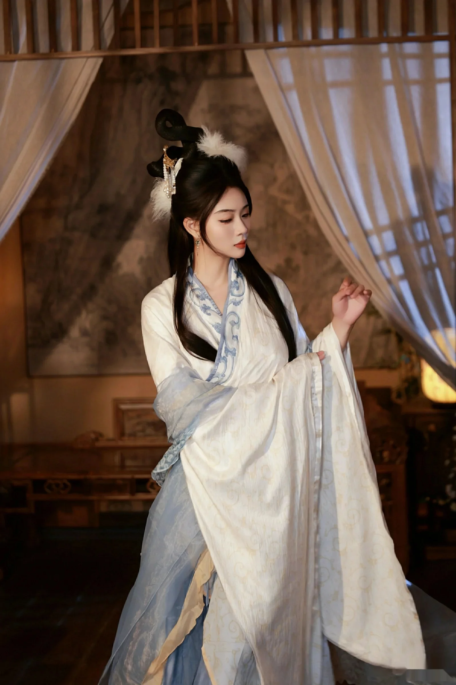 秀人集.com_[XiuRen秀人网]No.10835_模特南乔中秋主题性感汉服装扮配超薄肉丝秀白嫩肌肤诱惑写真76P