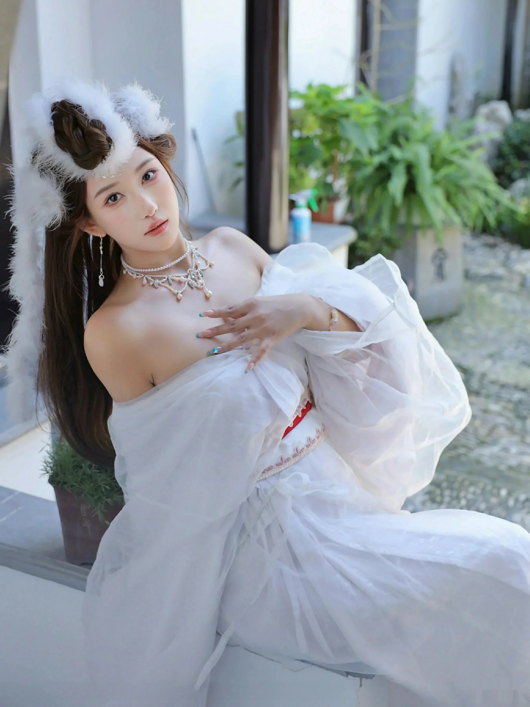 秀人集.com_[XiuRen秀人网]No.10843_模特金允希Yuki性感白色锦毛鼠装扮低胸秀丰腴身材完美诱惑写真78P