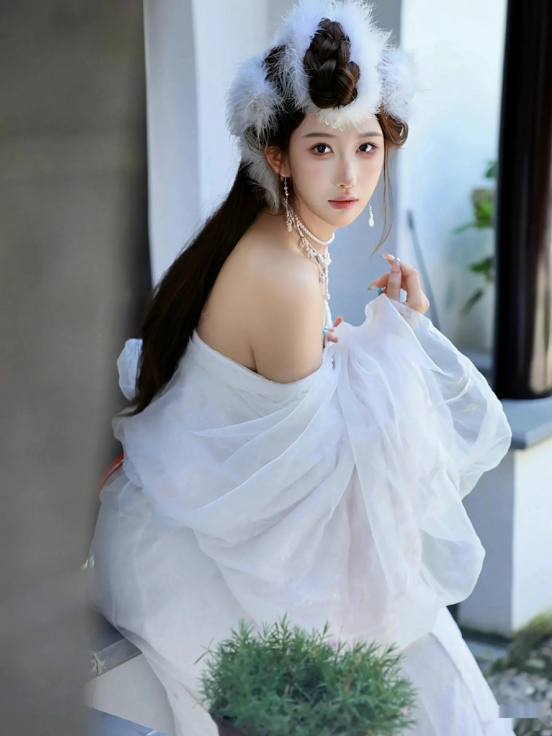 秀人集.com_[XiuRen秀人网]No.10843_模特金允希Yuki性感白色锦毛鼠装扮低胸秀丰腴身材完美诱惑写真78P