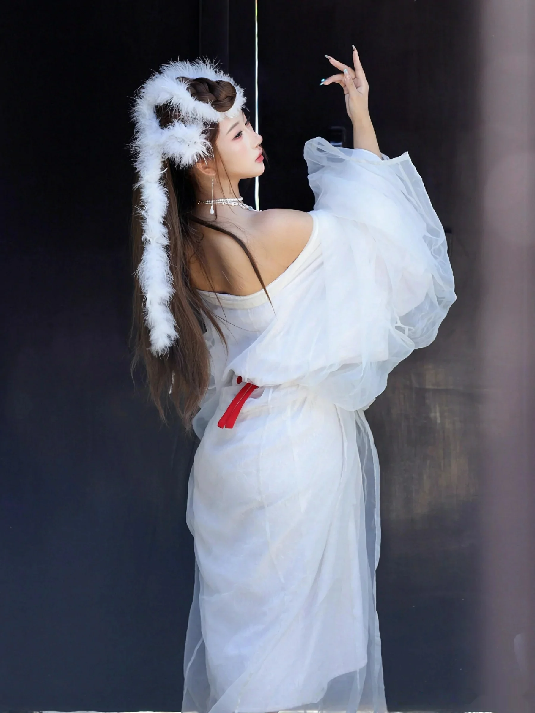 秀人集.com_[XiuRen秀人网]No.10843_模特金允希Yuki性感白色锦毛鼠装扮低胸秀丰腴身材完美诱惑写真78P