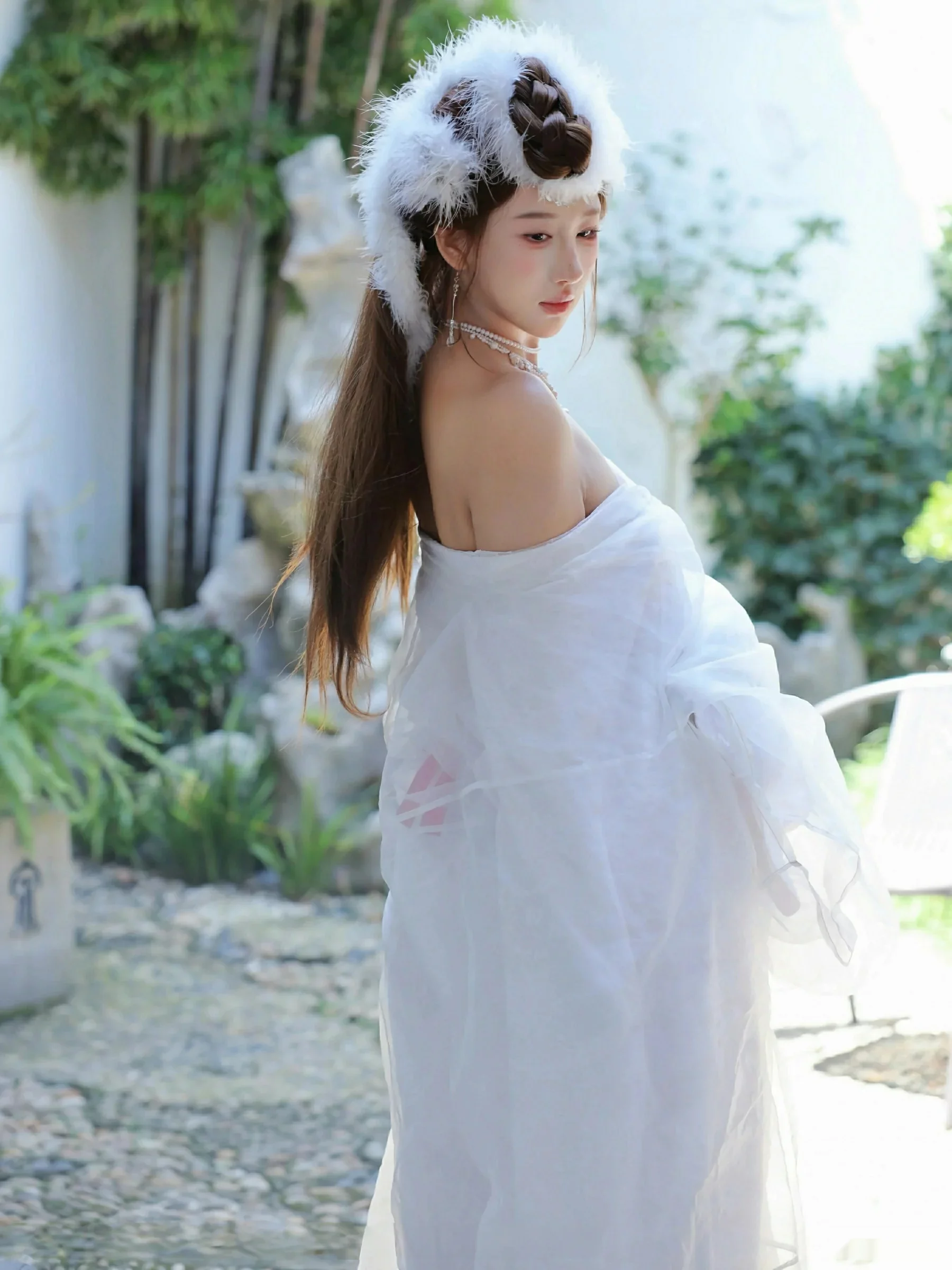 秀人集.com_[XiuRen秀人网]No.10843_模特金允希Yuki性感白色锦毛鼠装扮低胸秀丰腴身材完美诱惑写真78P