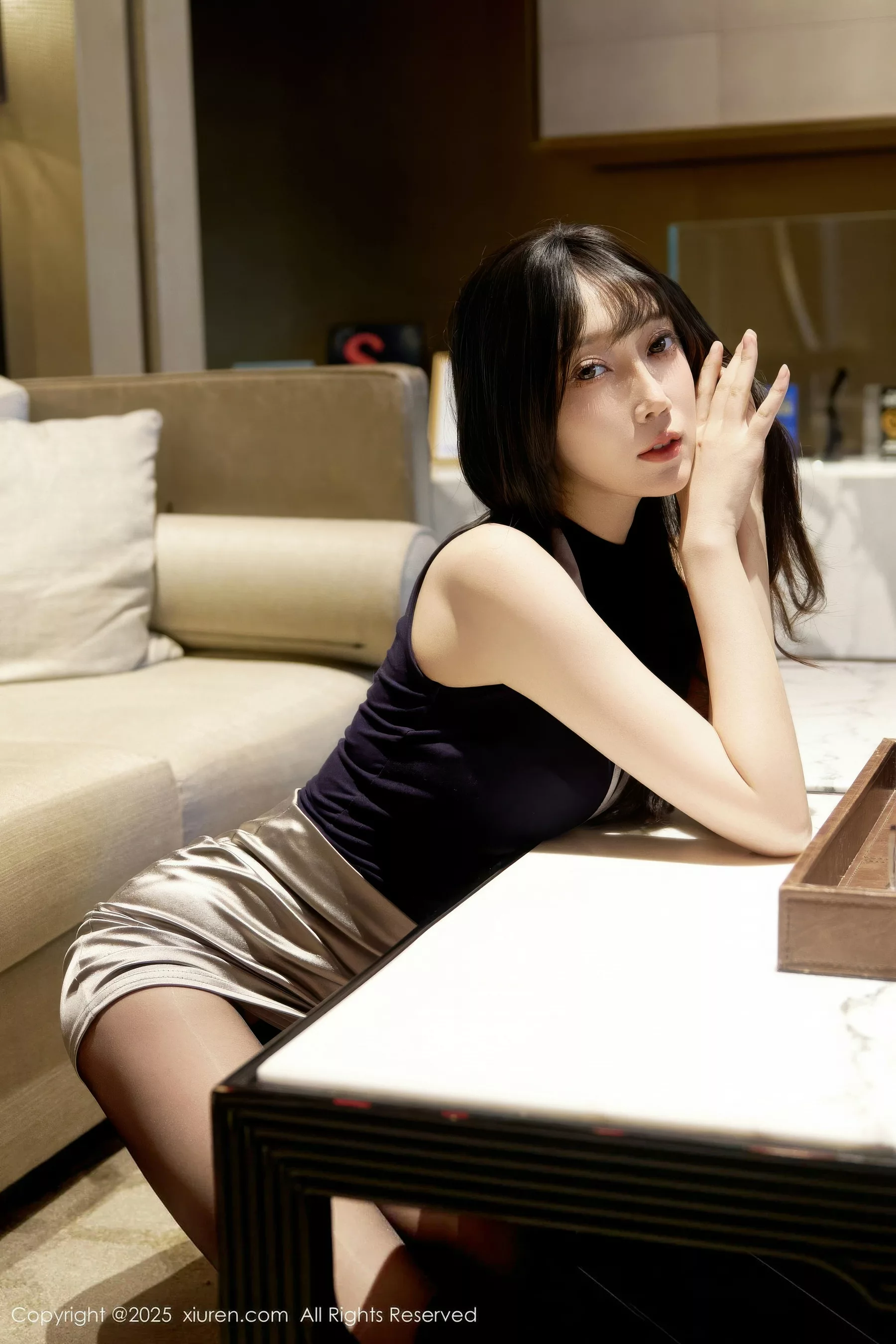 秀人集.com_[XiuRen秀人网]No.10890_模特玥儿玥er深色OL服饰露黑色内衣配超薄黑丝秀美腿诱惑写真72P