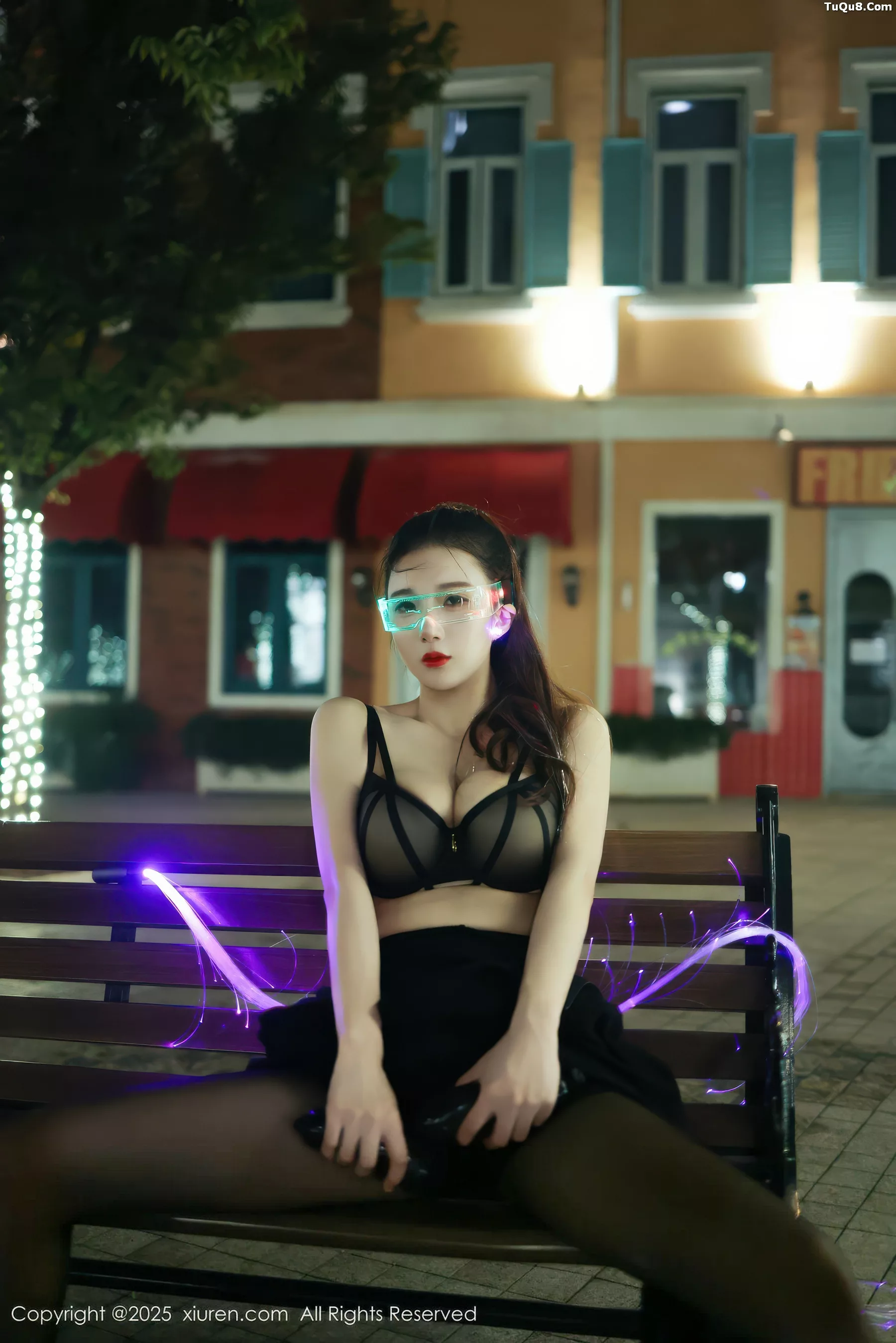 秀人集.com_[XiuRen秀人网]No.10936_模特小肉肉咪性感黑色连衣短裙配超薄黑丝秀凹凸身材诱惑写真77P