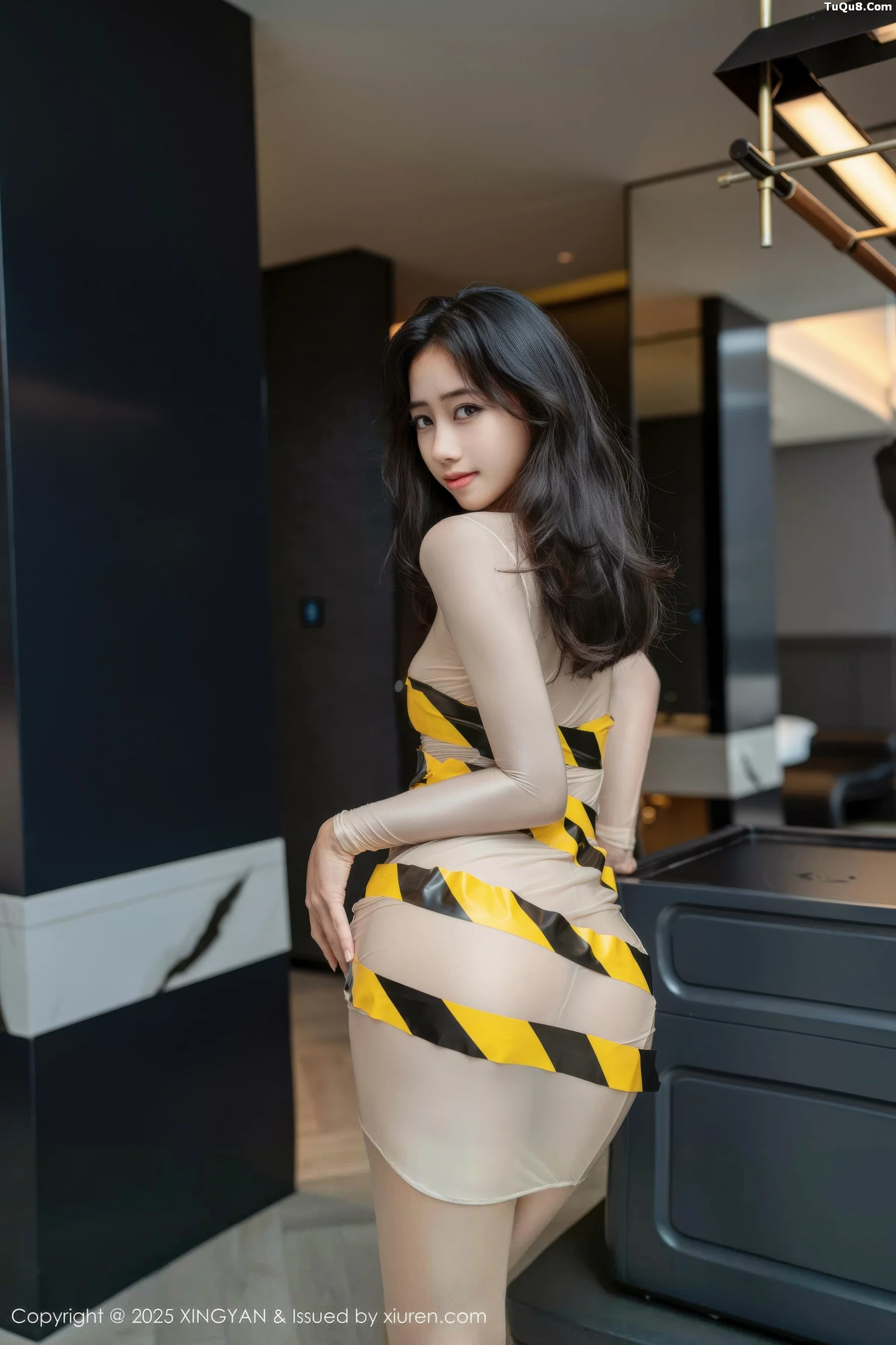 秀人集.com_[XINGYAN星颜社]VOL.421_模特时安安性感肉色连衣短裙配超薄肉丝秀柔美身姿诱惑写真71P