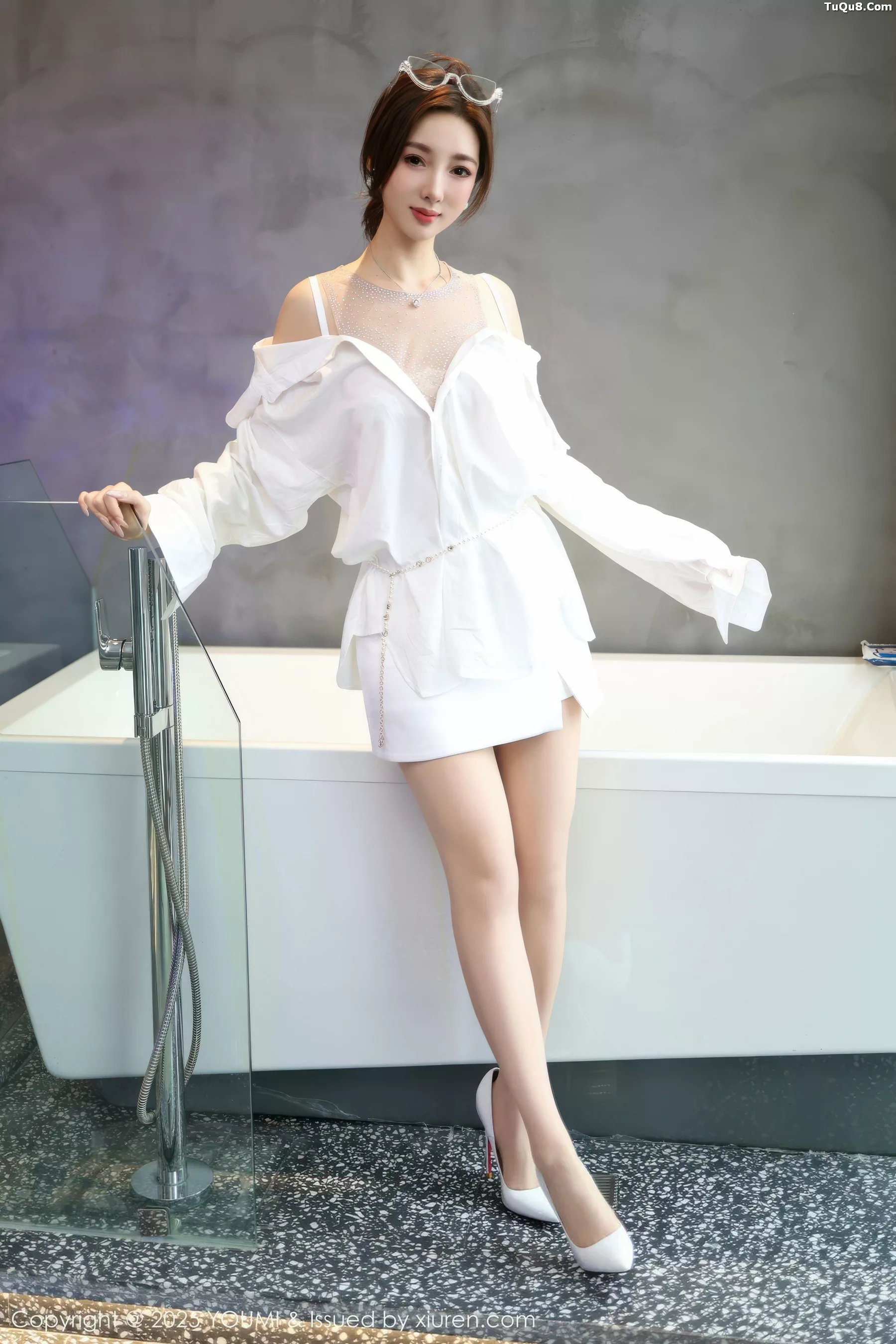 秀人集.com_[YouMi尤蜜荟]Vol.1177_模特Twins-桃桃性感白色连衣短裙配白色丝袜秀曼妙身姿诱惑写真76P