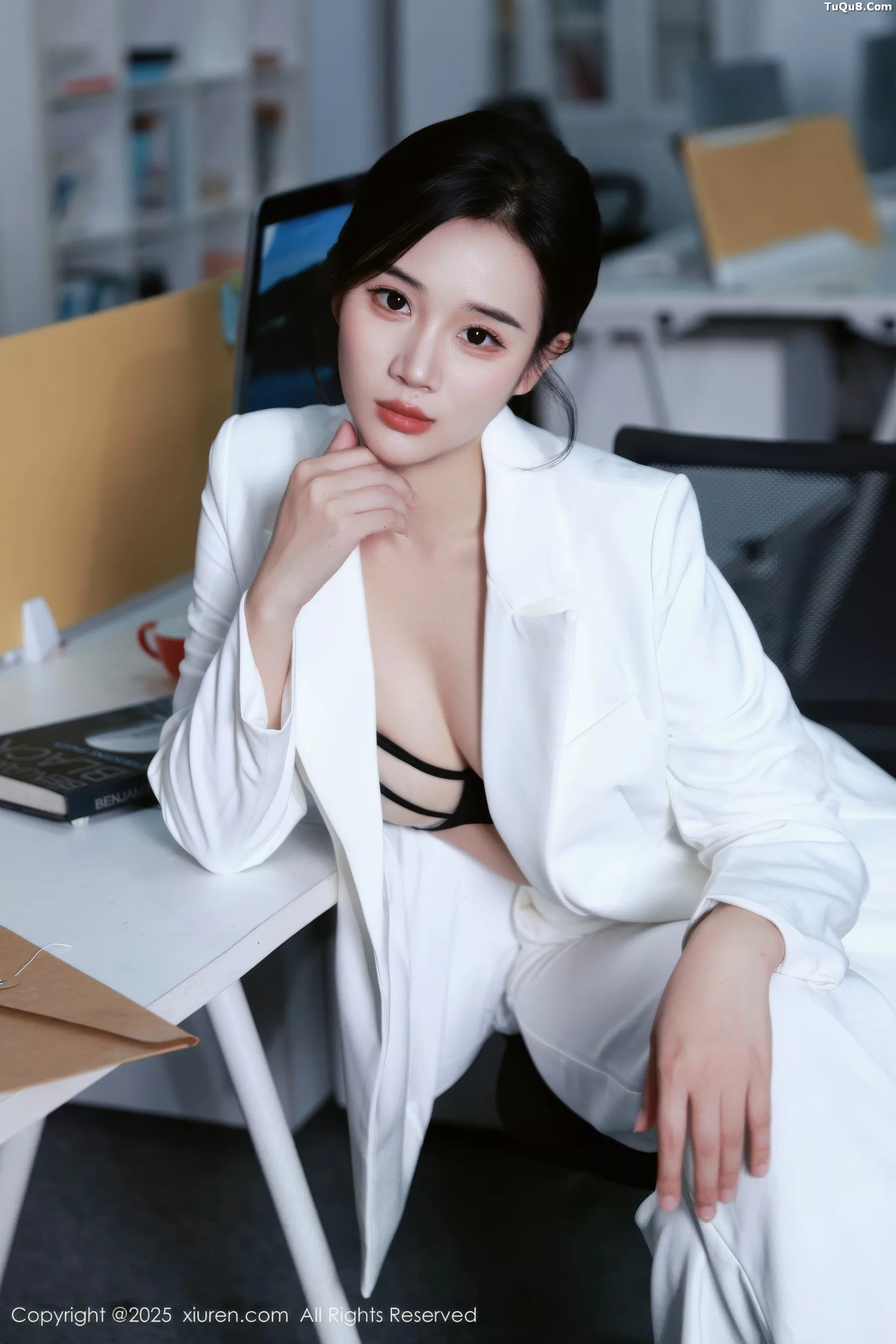 秀人集.com_[XiuRen秀人网]No.10908_模特南乔性感白色西装露黑色内衣配开档黑丝秀完美身材诱惑写真72P