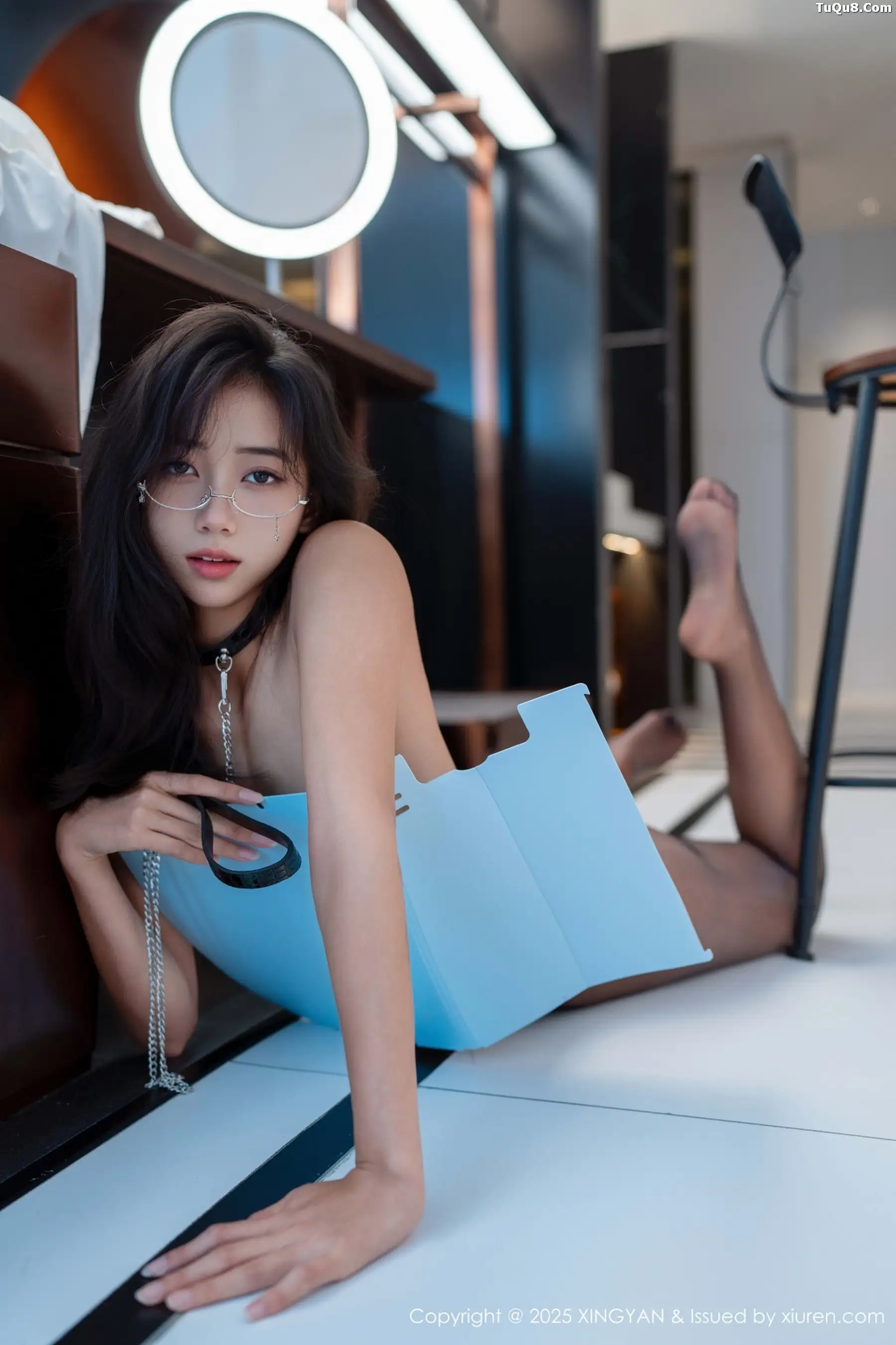 秀人集.com_[XINGYAN星颜社]VOL.439_模特时安安性感白衬衫配黑短裙露超薄黑丝秀柔美身材诱惑写真80P