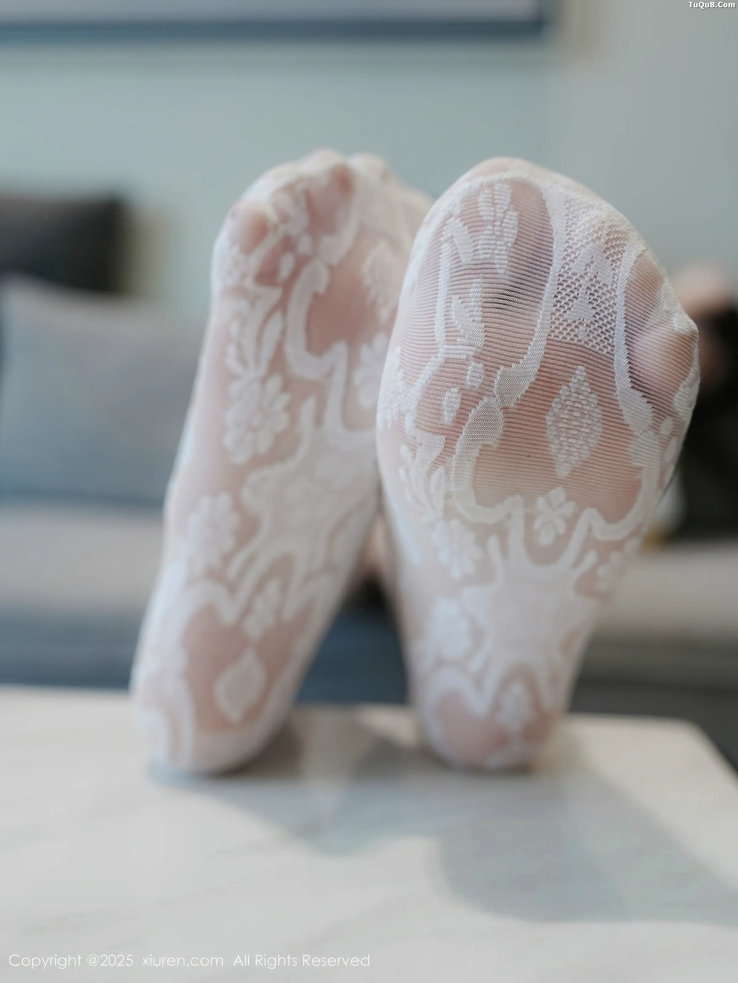 秀人集.com_[XiuRen秀人网]No.11075_模特甜妮私房性感格子套装配白色丝袜秀丰腴身材撩人诱惑写真90P