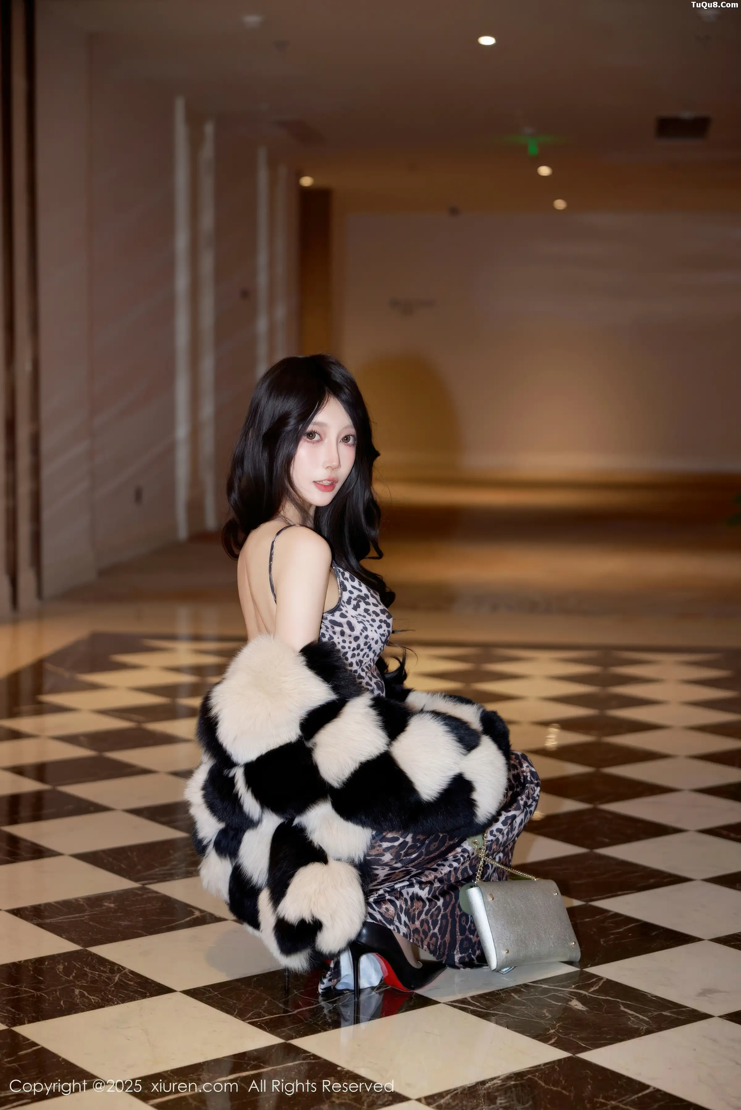 秀人集.com_[XiuRen秀人网]No.11082_模特玥儿玥er性感豹纹吊带短裙配超薄黑丝秀曼妙身姿诱惑写真74P