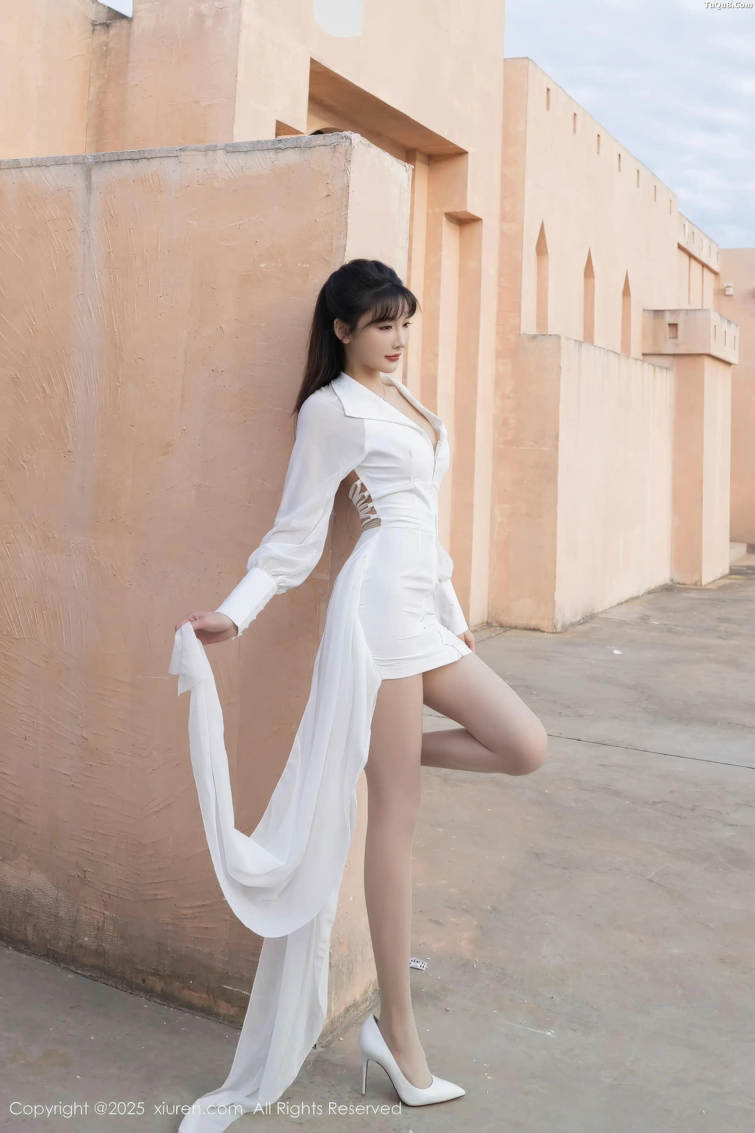 秀人集.com_[XiuRen秀人网]No.11100_模特陆萱萱性感套装露肉色内衣配超薄肉丝秀柔美身姿诱惑写真80P