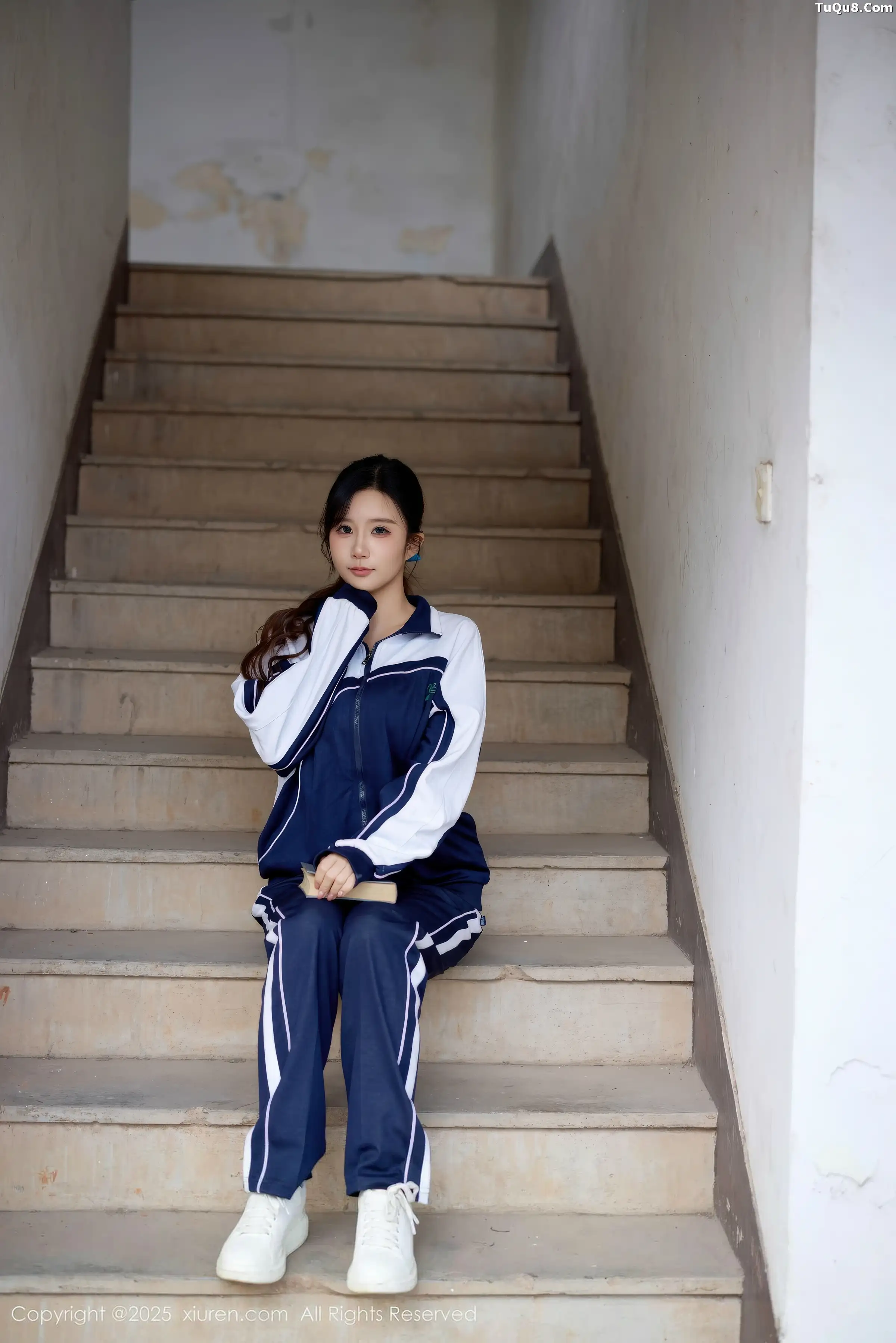 秀人集.com_[XiuRen秀人网]No.11103_模特小肉肉咪性感学生装露红色内衣配黑丝网袜秀凹凸身材写真72P