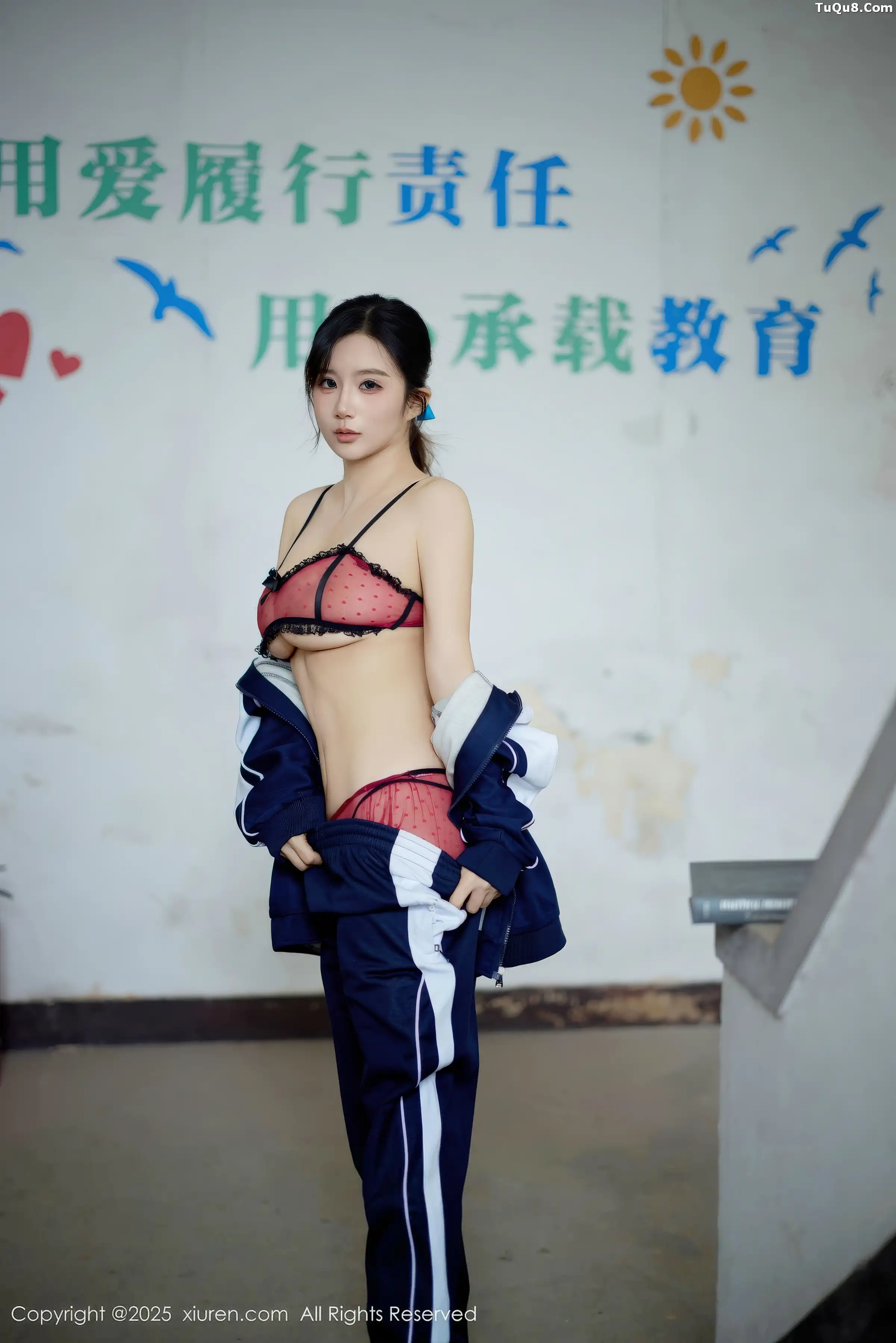 秀人集.com_[XiuRen秀人网]No.11103_模特小肉肉咪性感学生装露红色内衣配黑丝网袜秀凹凸身材写真72P