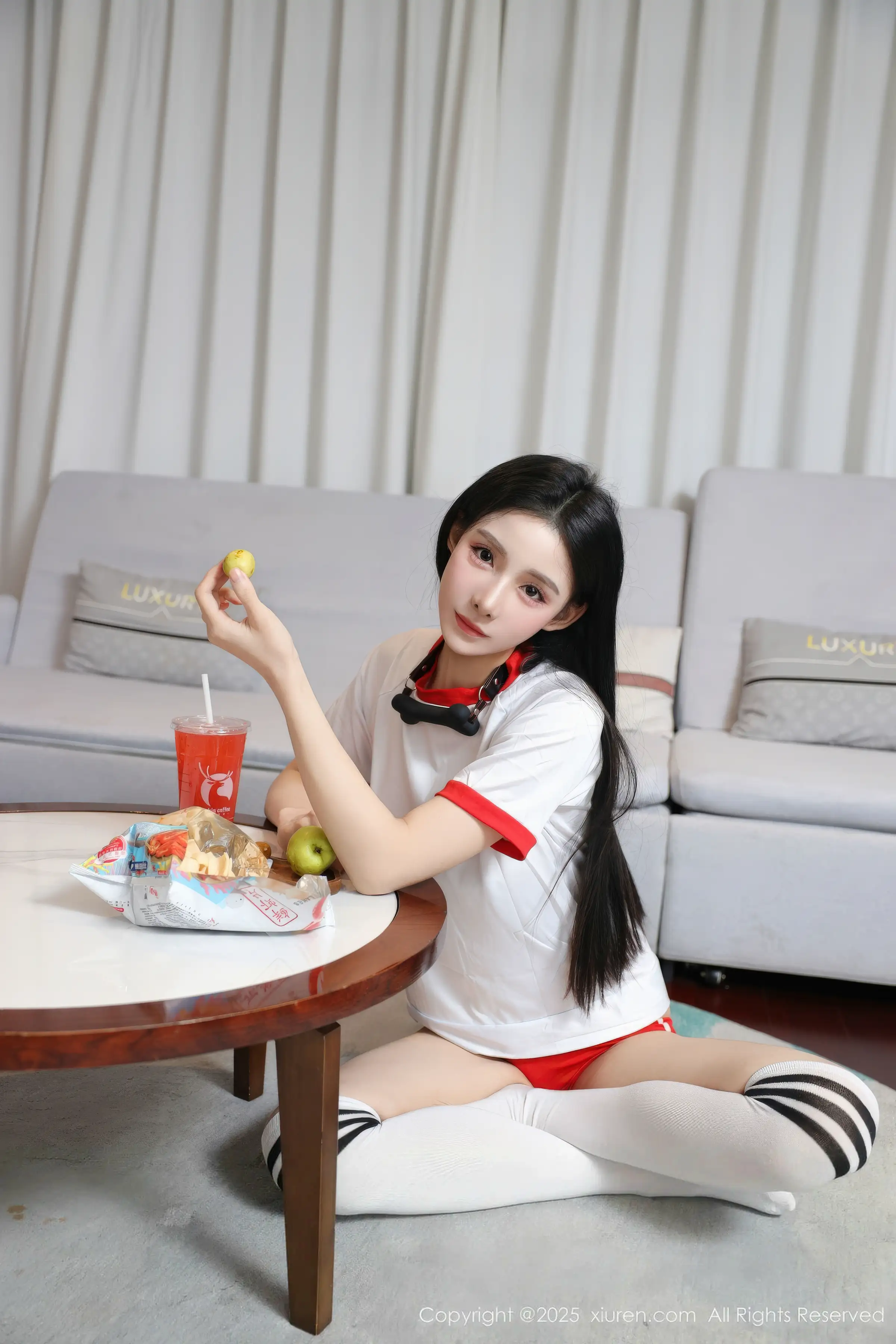 秀人集.com_[XiuRen秀人网]No.11110_新人模特许微微呀性感白色T恤配白色丝袜秀丰腴身材诱惑写真86P