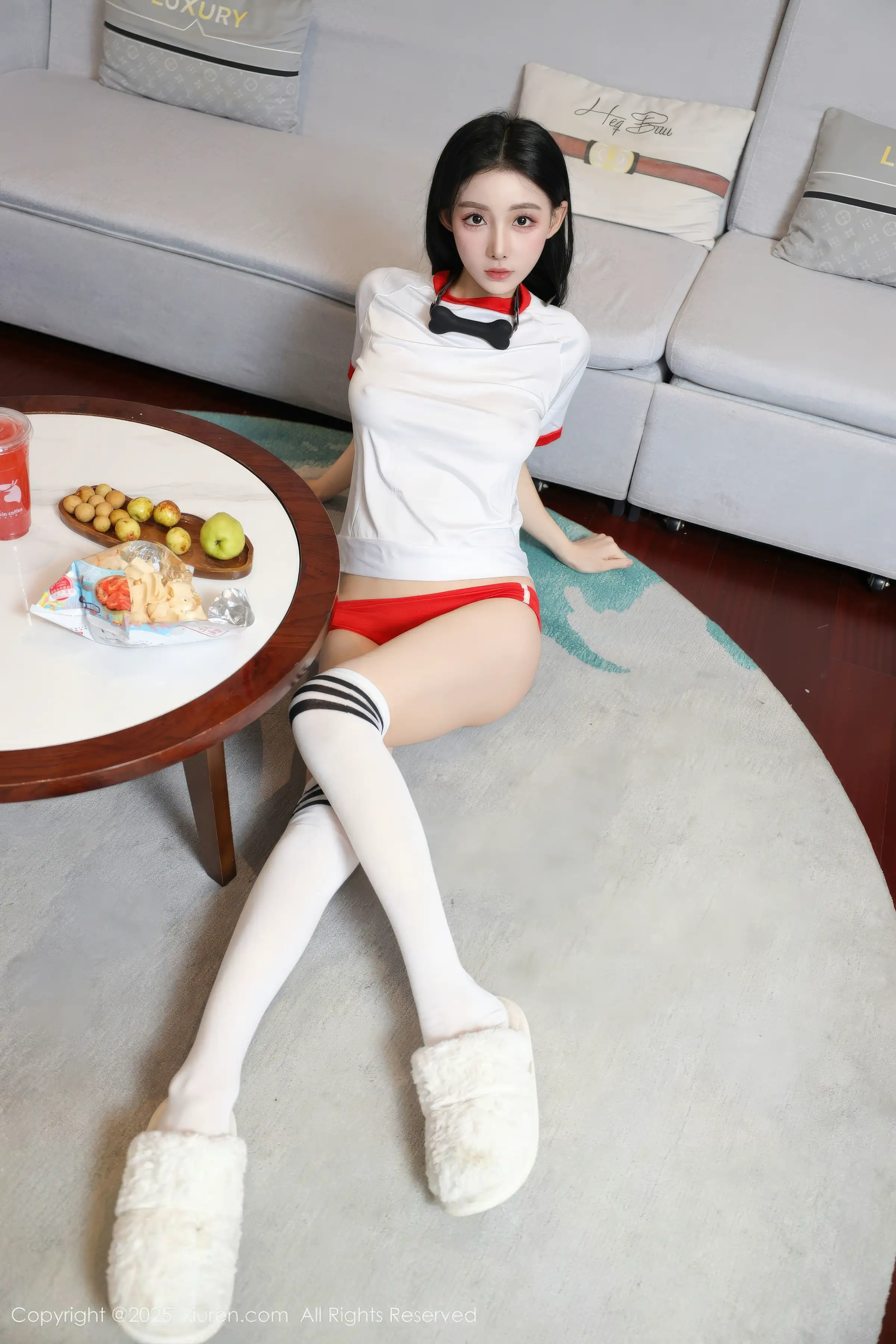 秀人集.com_[XiuRen秀人网]No.11110_新人模特许微微呀性感白色T恤配白色丝袜秀丰腴身材诱惑写真86P